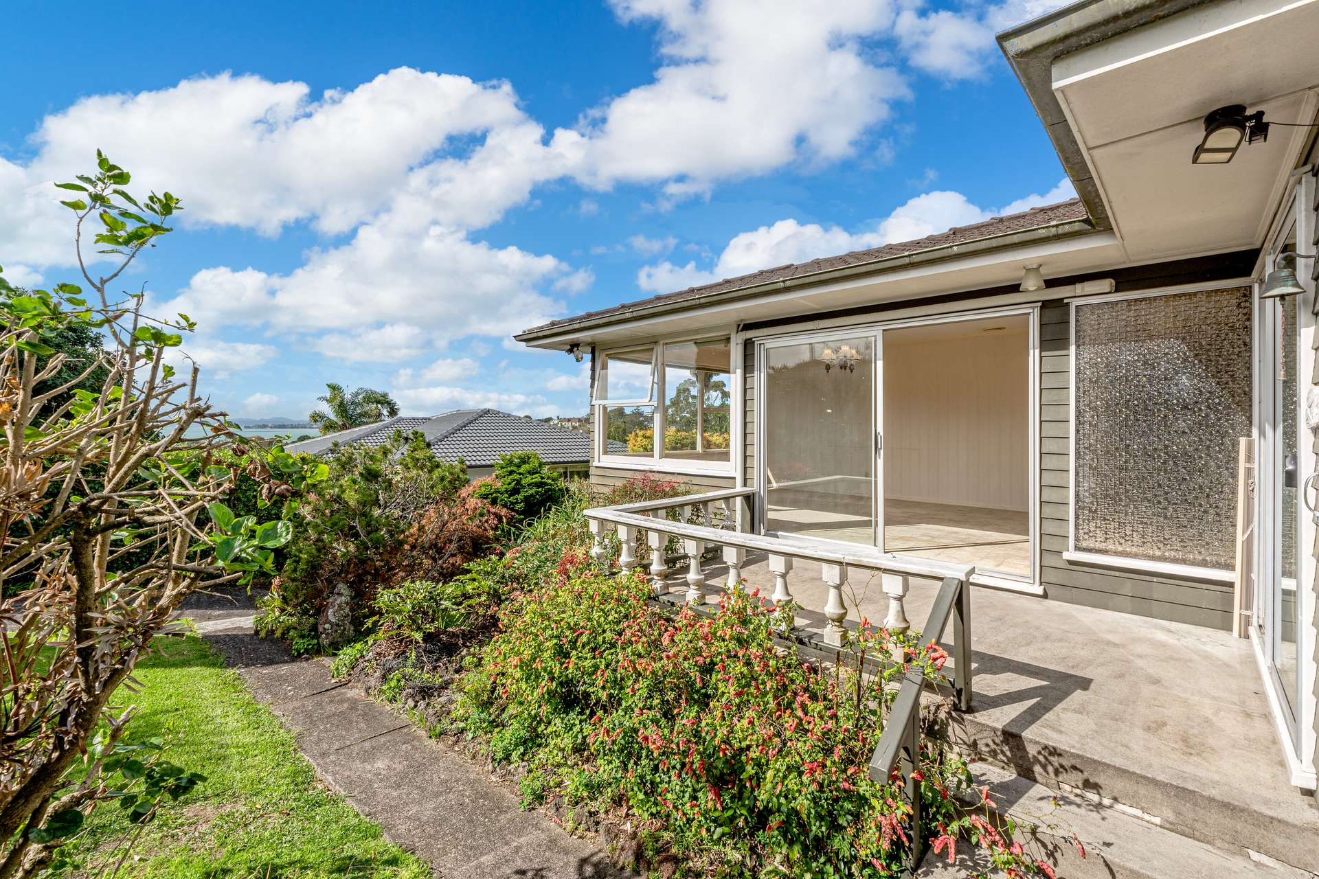 63 Advene Road photo 5