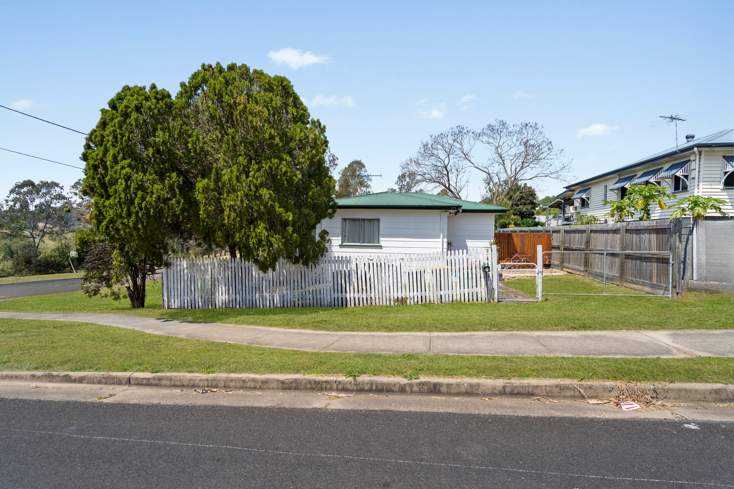 2 Woodford Street, One Mile, QLD 4305