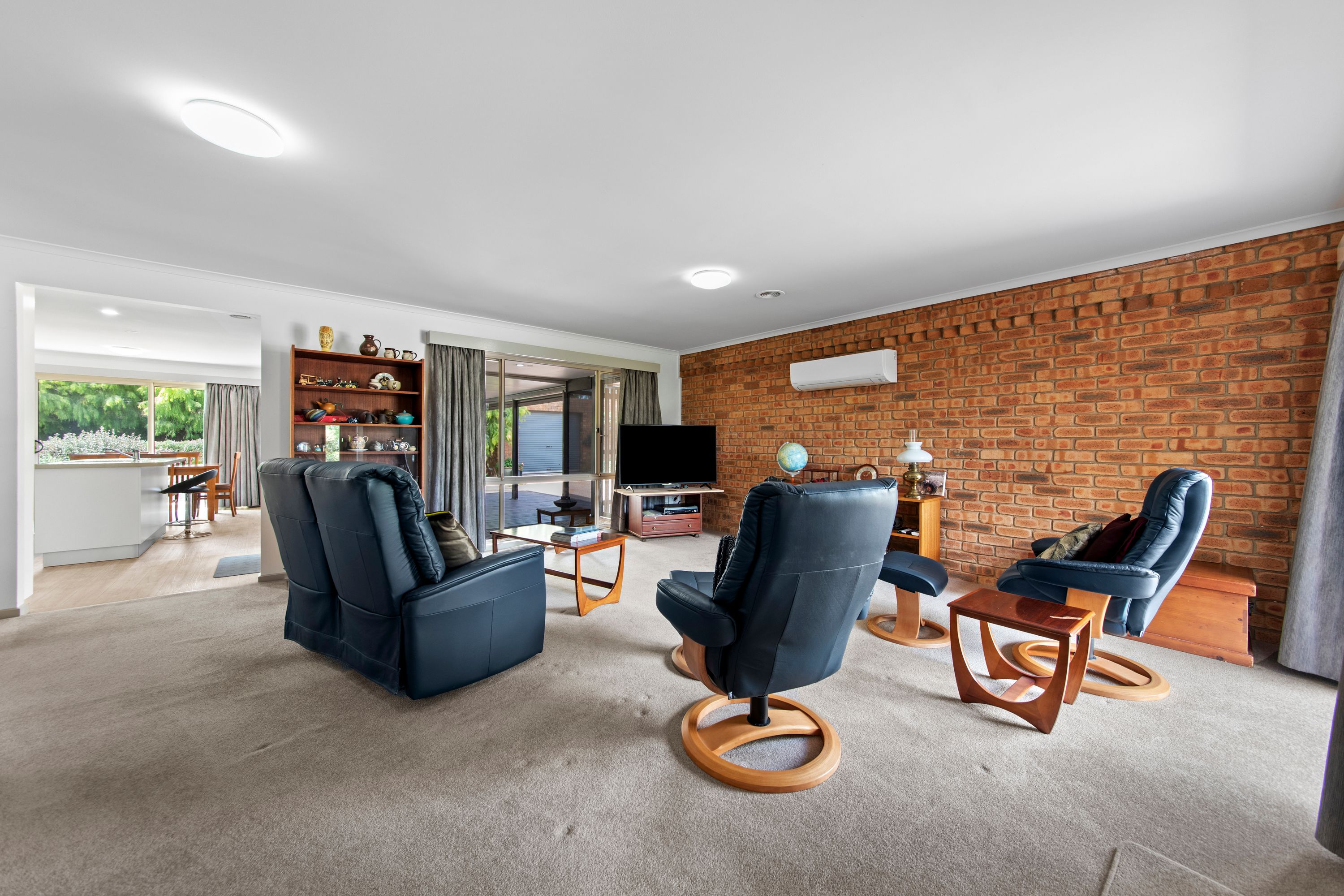 24 Acacia Court — photo 4 of 26