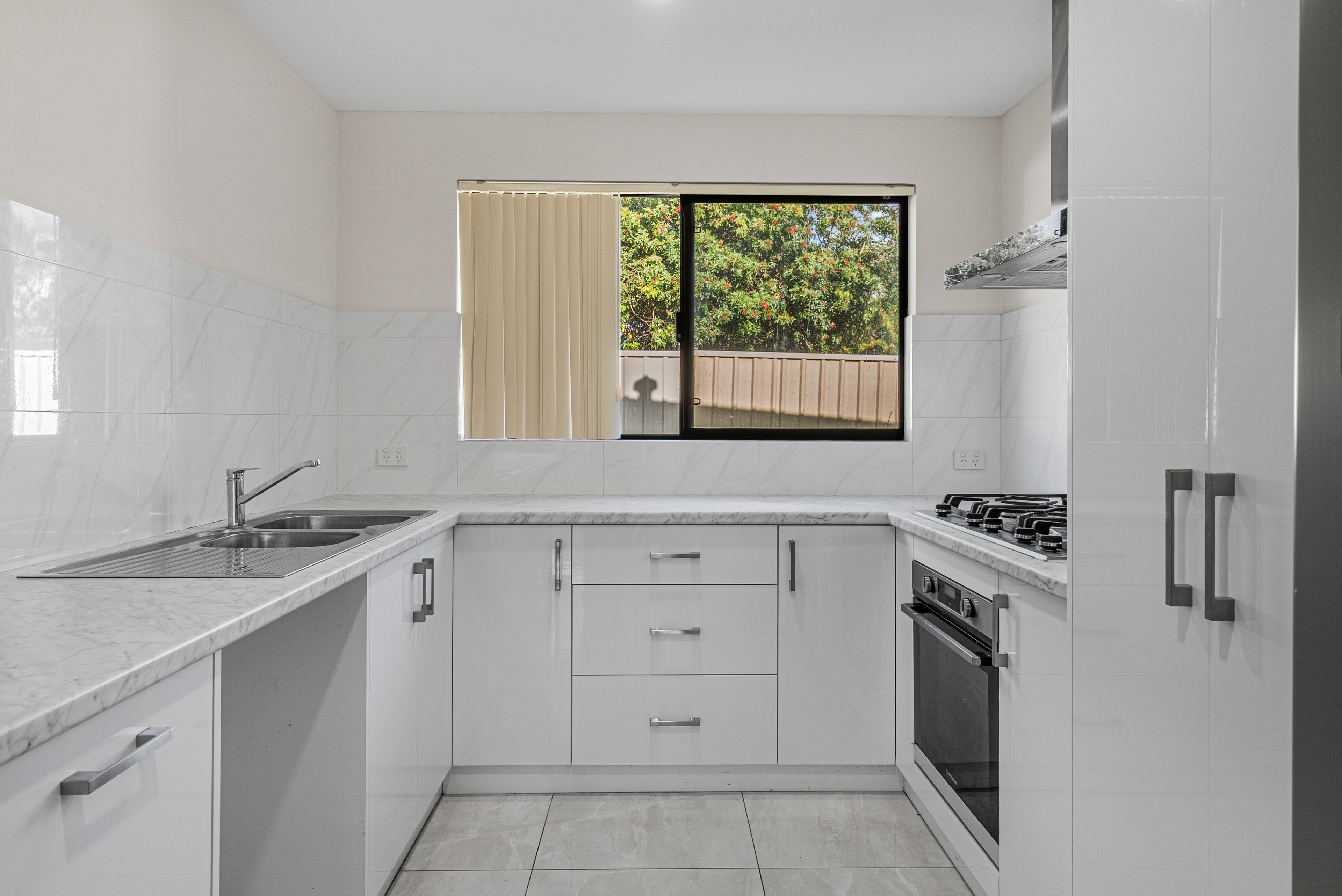 3A Chenies Rest — photo from Ray White BPG