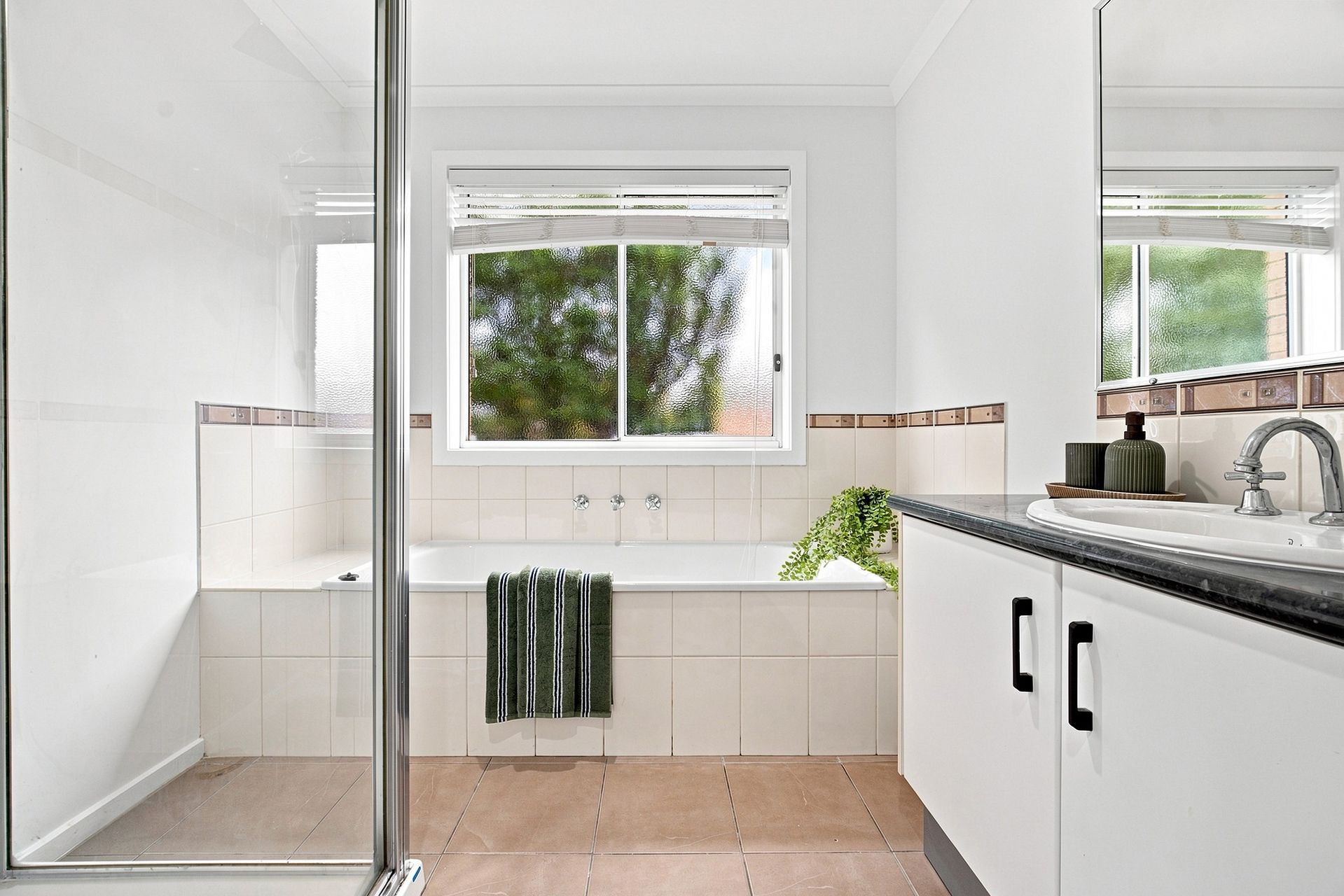 8 Ogle Way — photo 14 of 18
