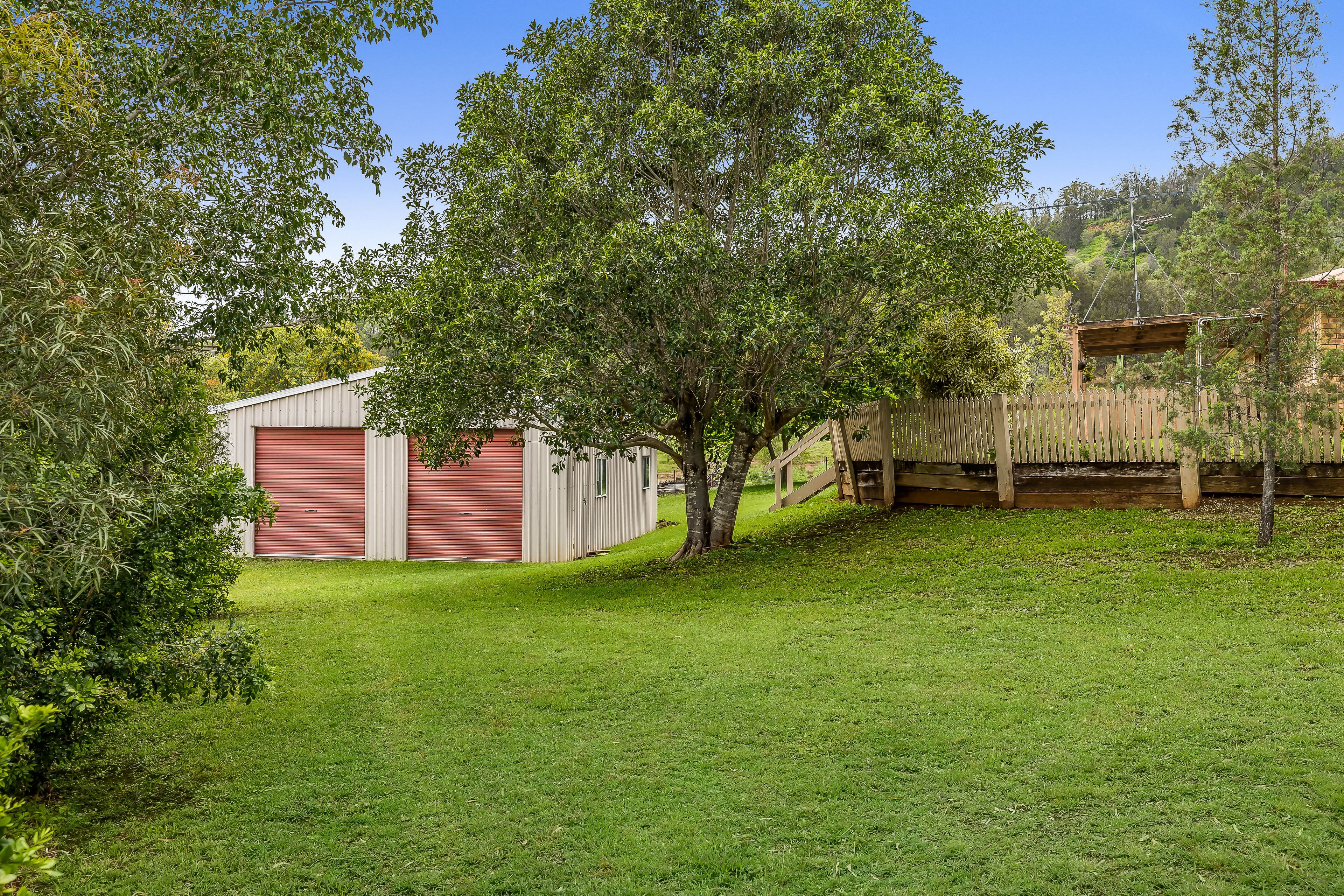8 Roser Court, Withcott, QLD 4352