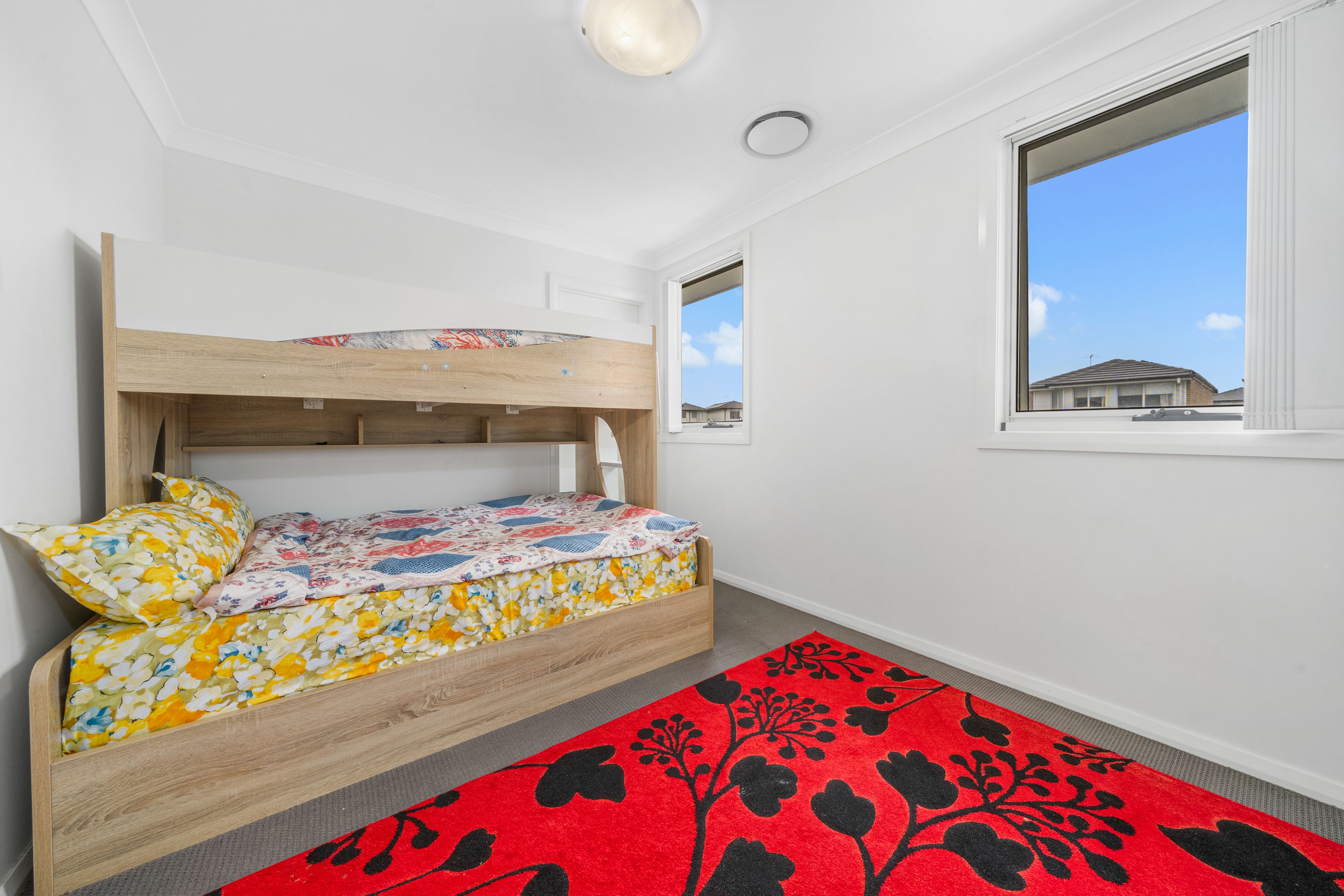 27 Ray Simpson Avenue — photo 7 of 14