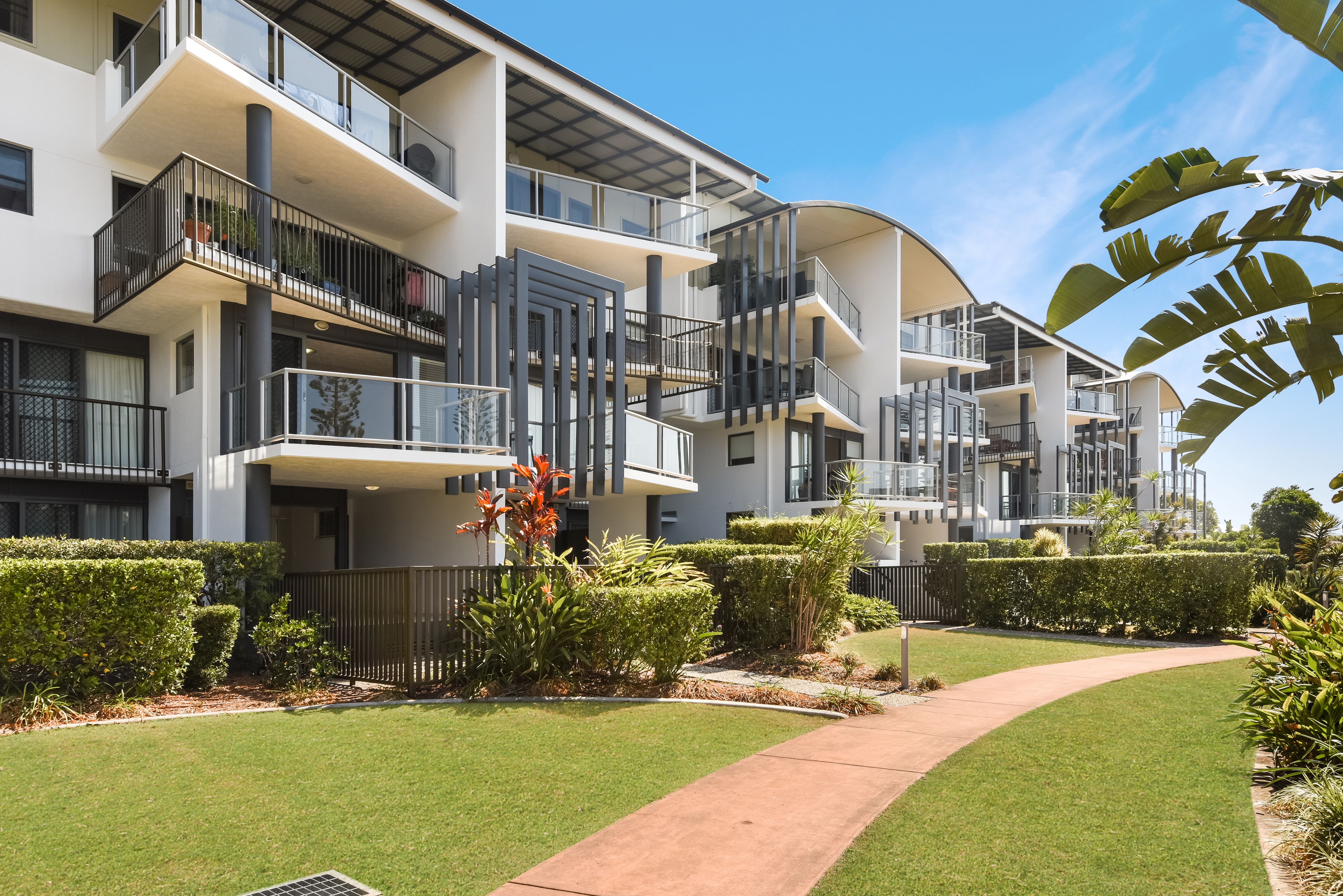10 Grand Parade, Parrearra QLD 4575