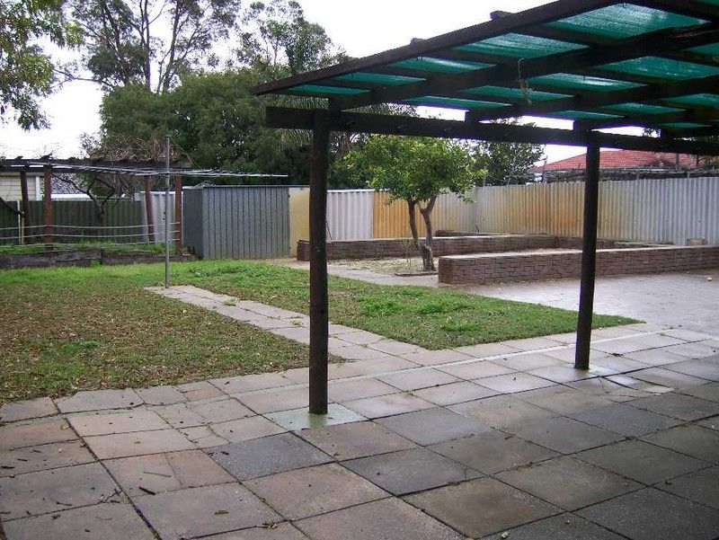 32 Buntine Way, Girrawheen, WA 6064