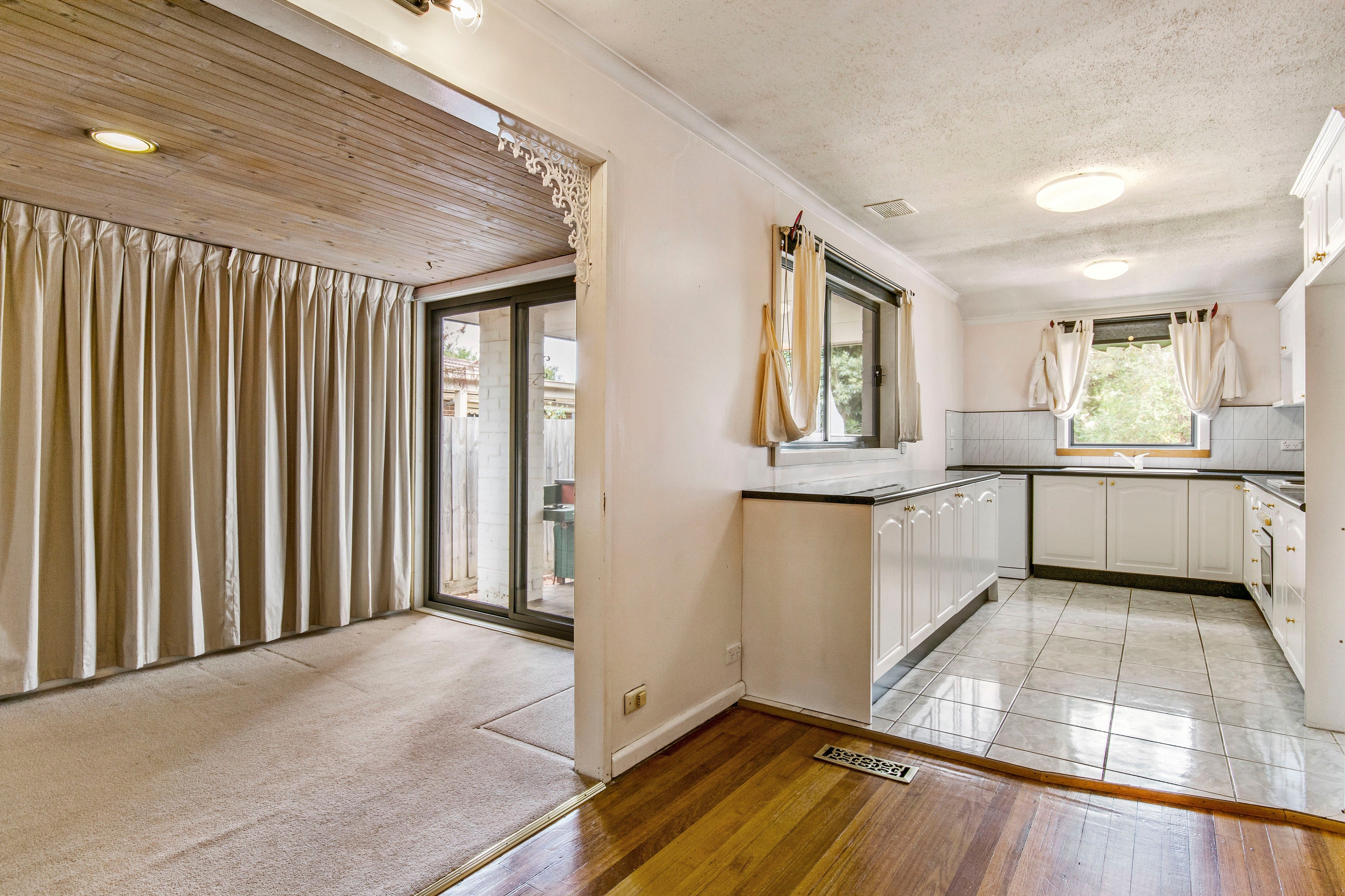 15 Narong Crescent, Knoxfield, VIC 3180