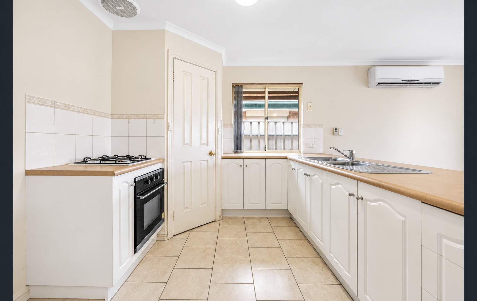 24 Quantock Crescent, Craigmore, SA 5114