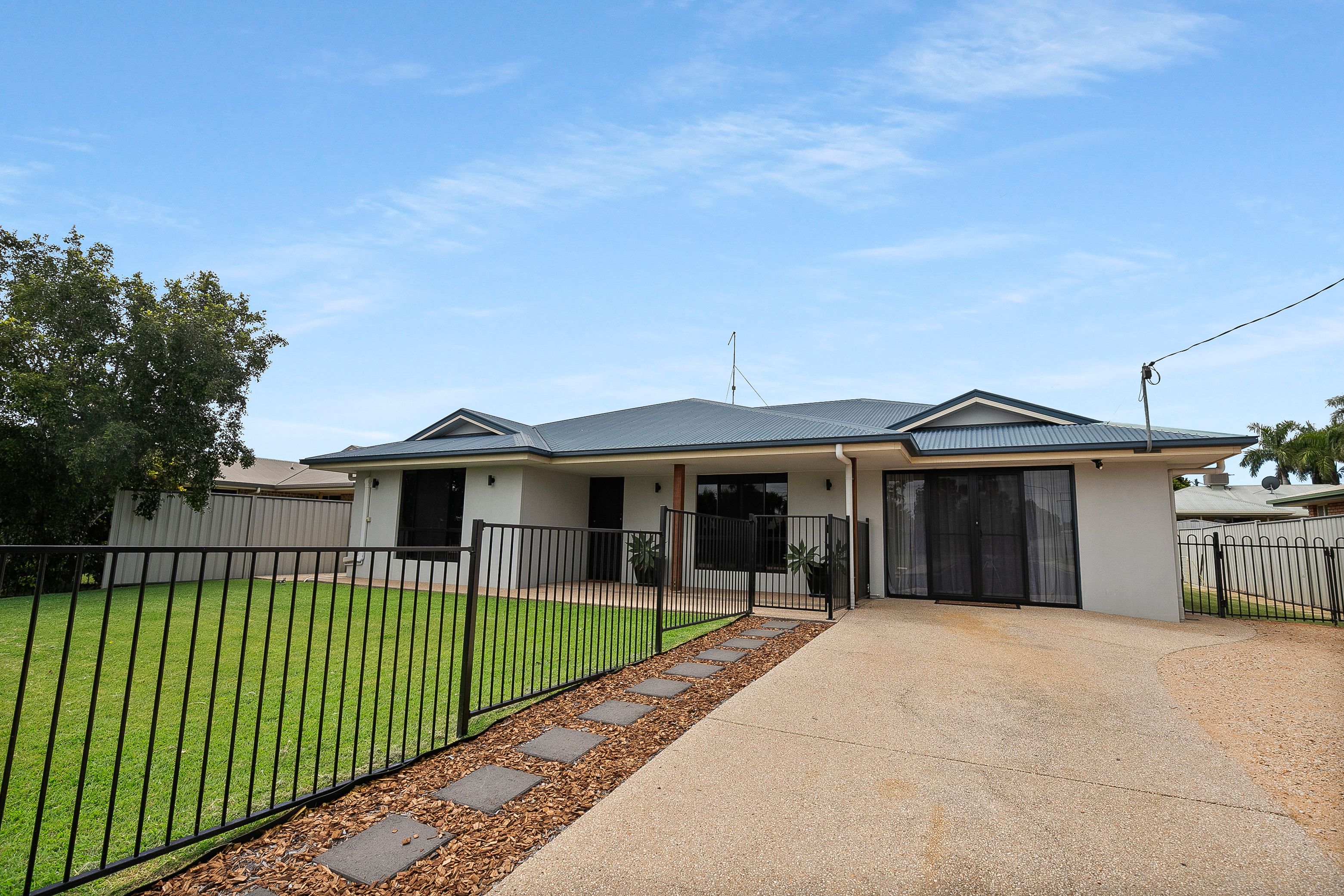 21 Crinum Crescent, Emerald QLD 4720