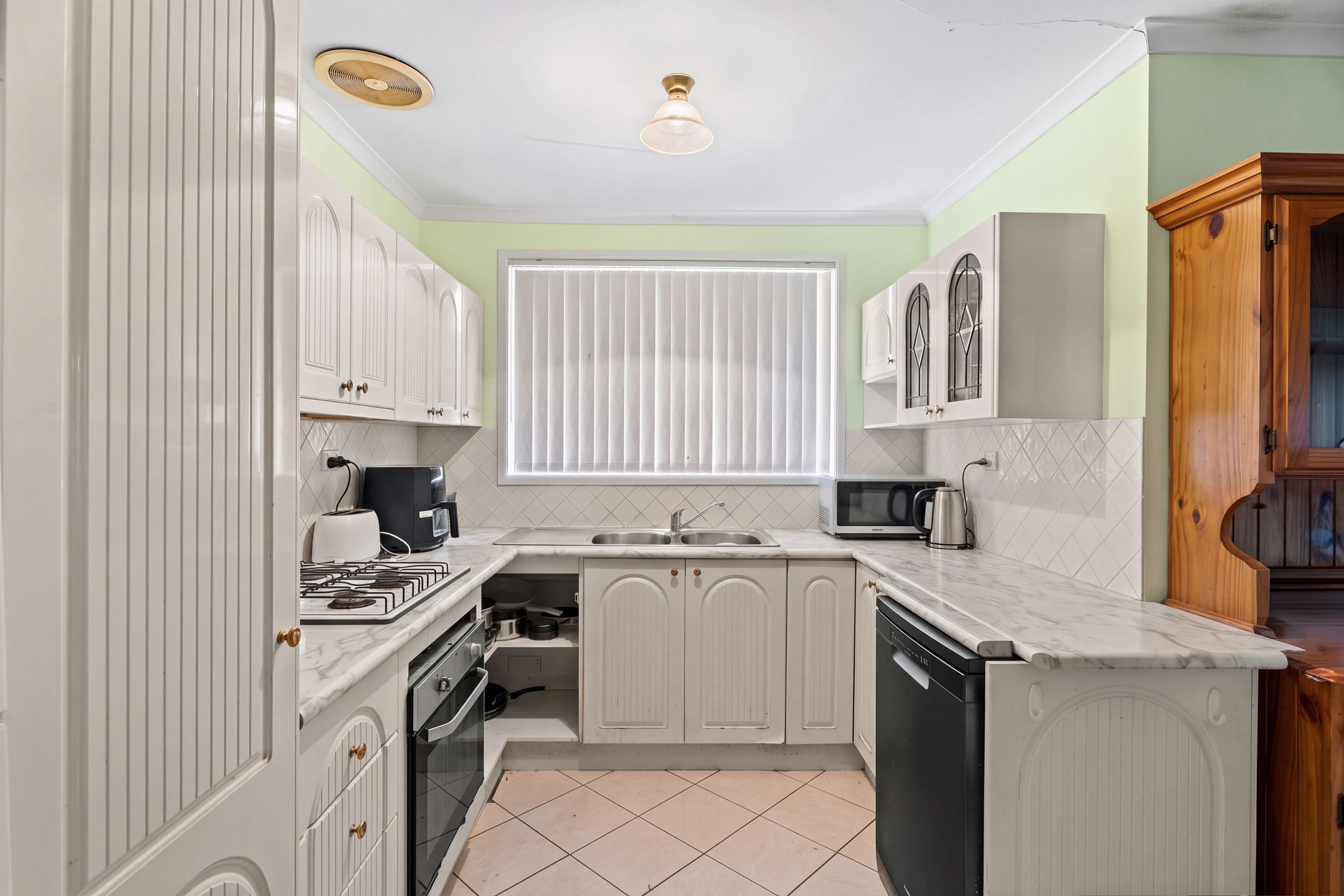 35 Bottlebrush Drive — photo 4 of 19