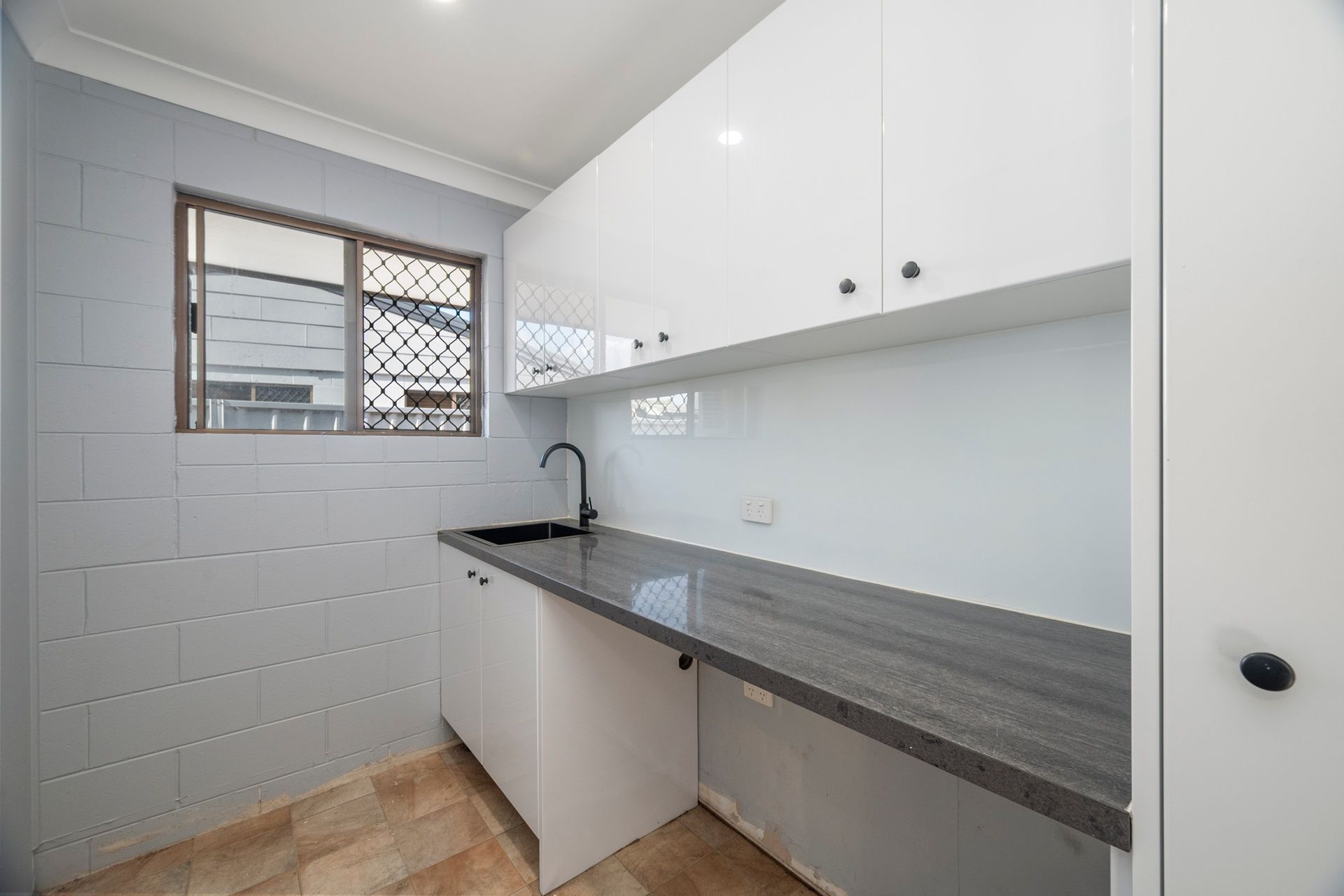 6 Salisbury Crescent — photo 10 of 15