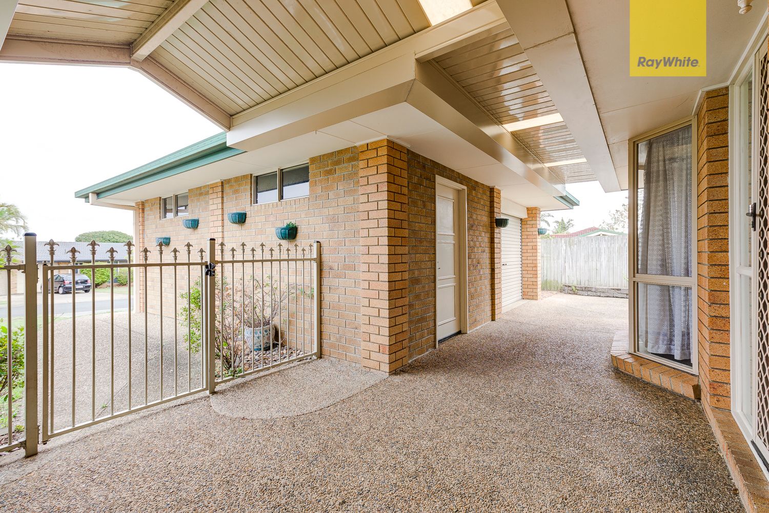 4 Fernhaven Court, Regents Park, QLD 4118