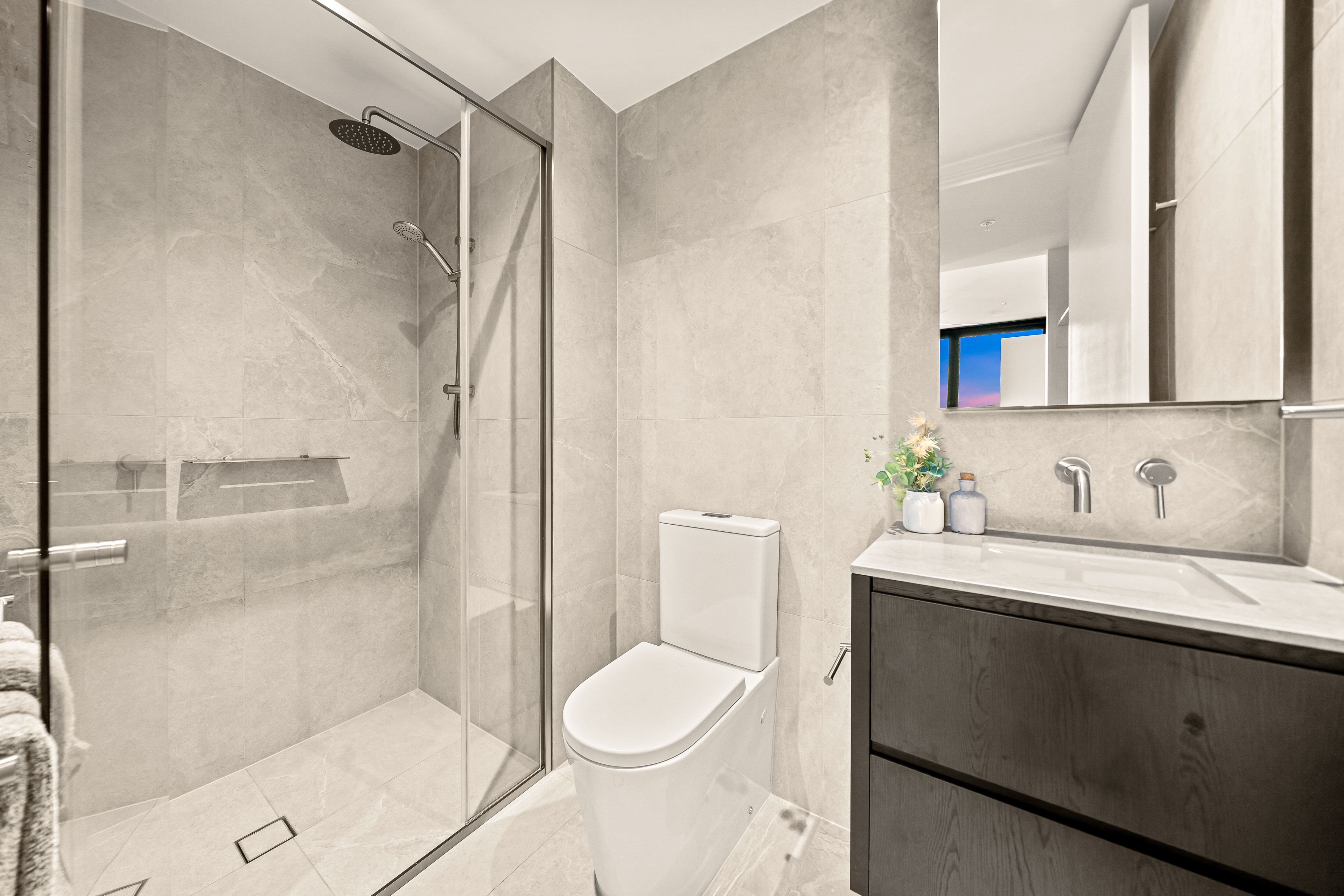 605/28 Lissner Street — photo 3 of 23