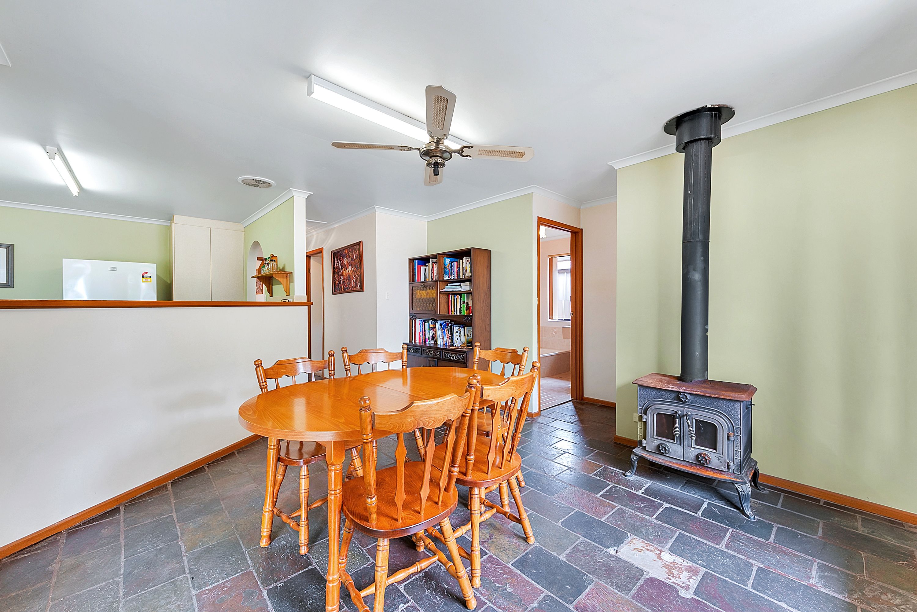 12 Santander Drive — photo 6 of 10