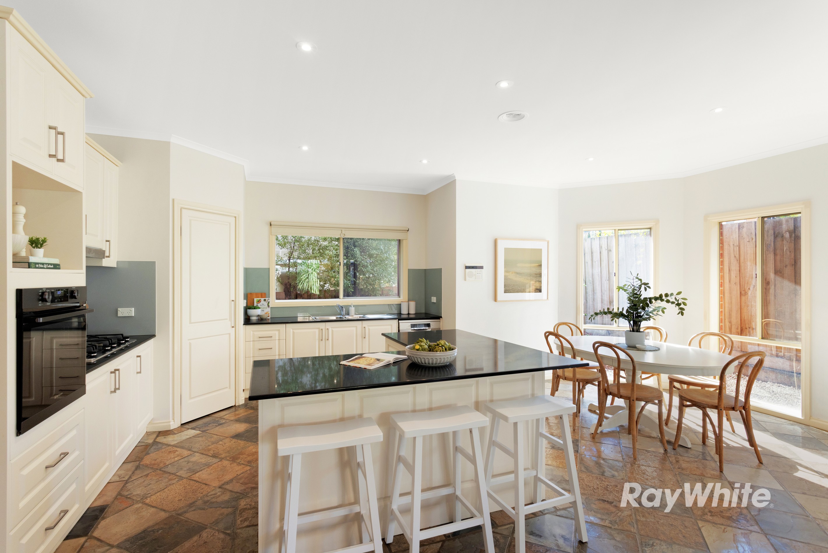 13 Argyle Close, Hughesdale, VIC 3166