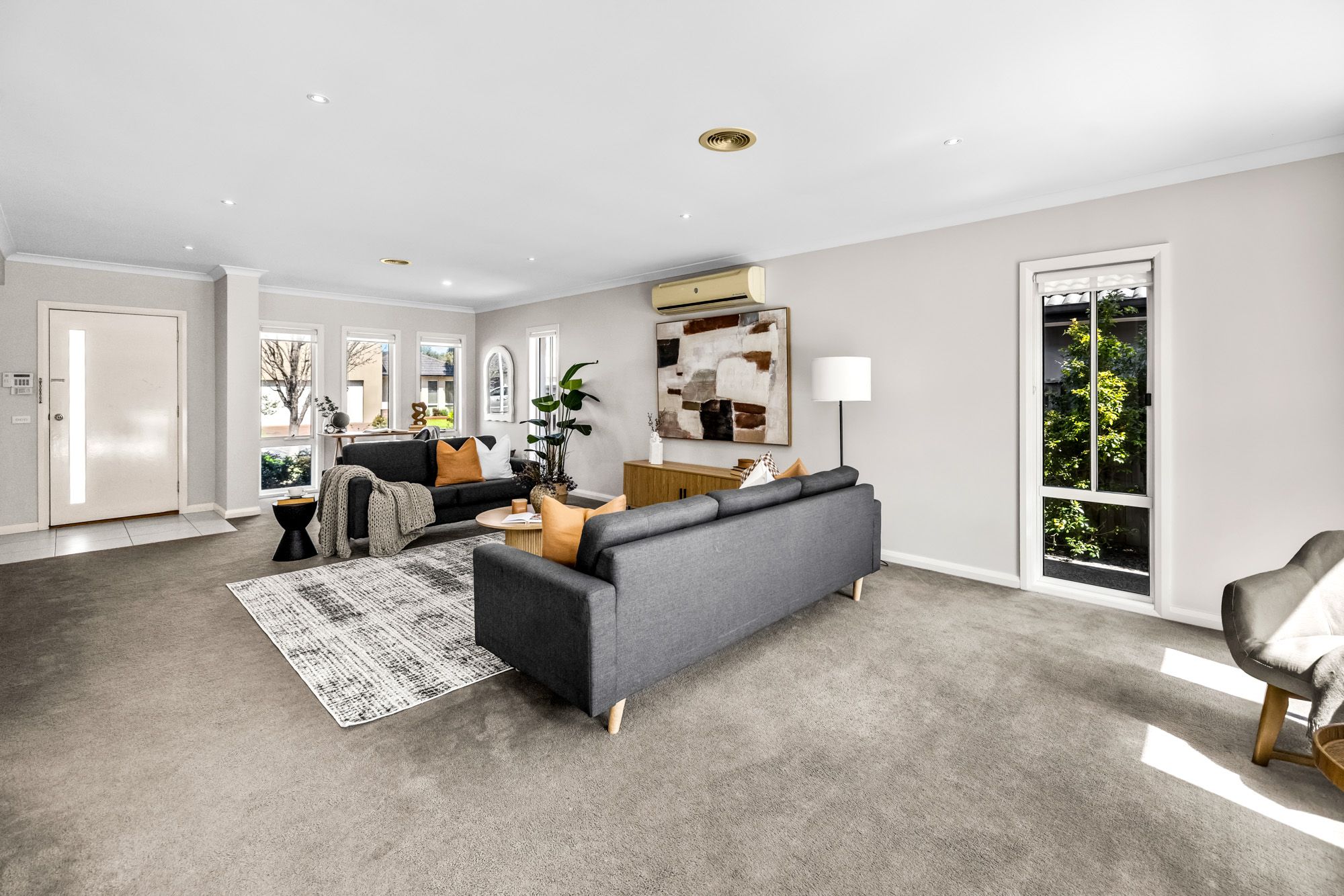 20 Montclair Street — photo 3 of 26
