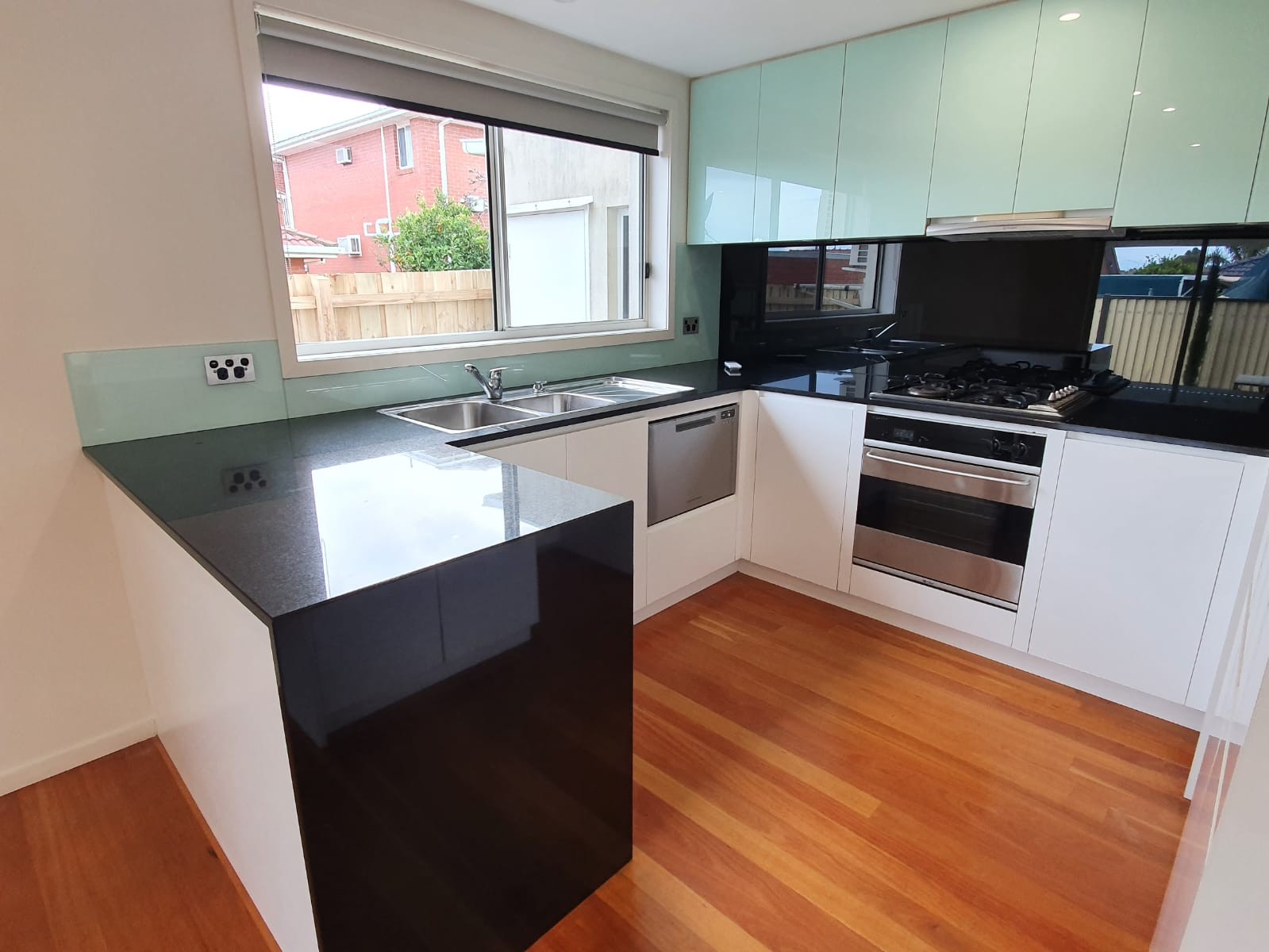 2/51 Schneider Crescent, Clarinda, VIC 3169