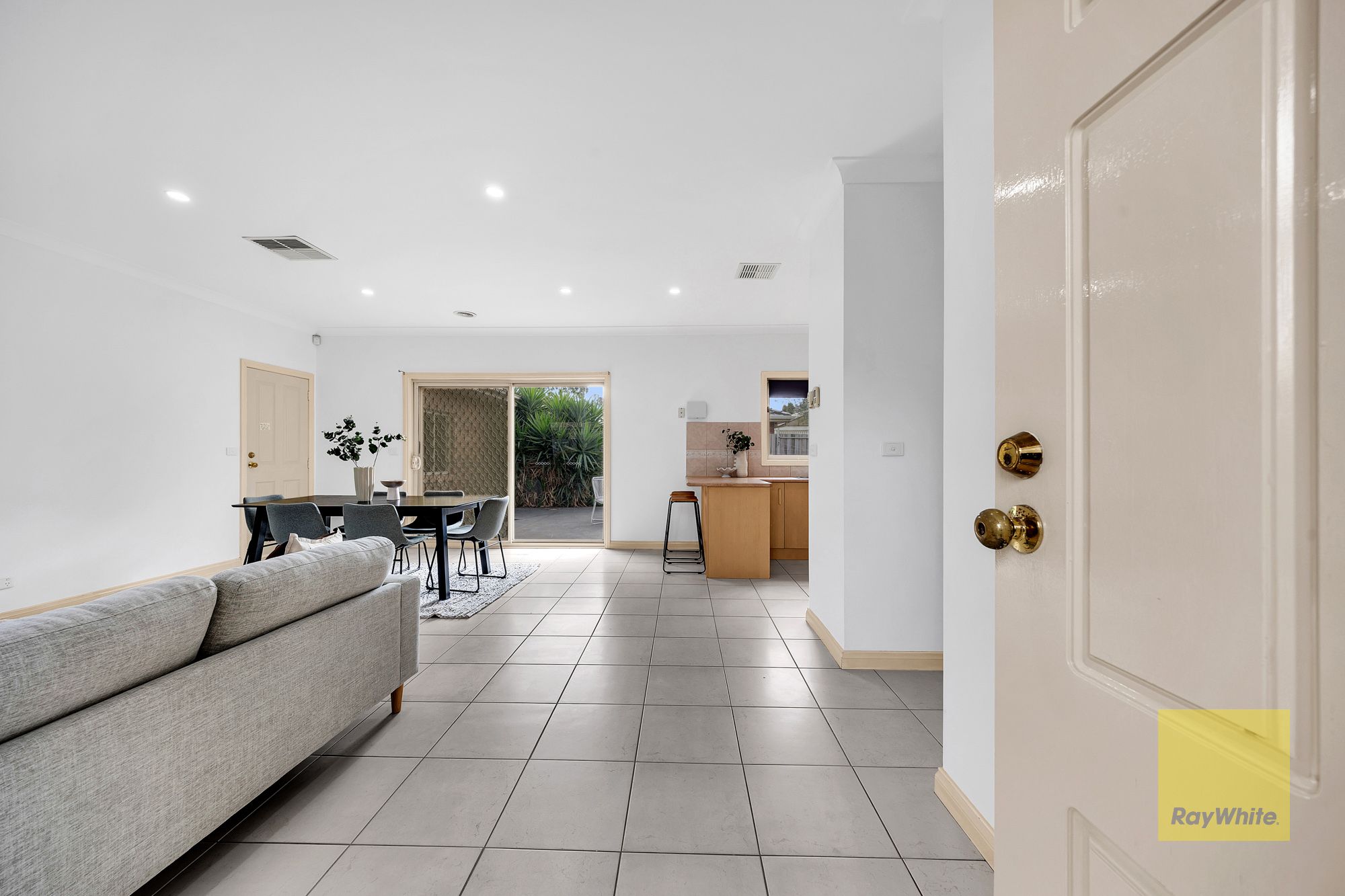 2/12 Padula Court, Hillside, VIC 3037