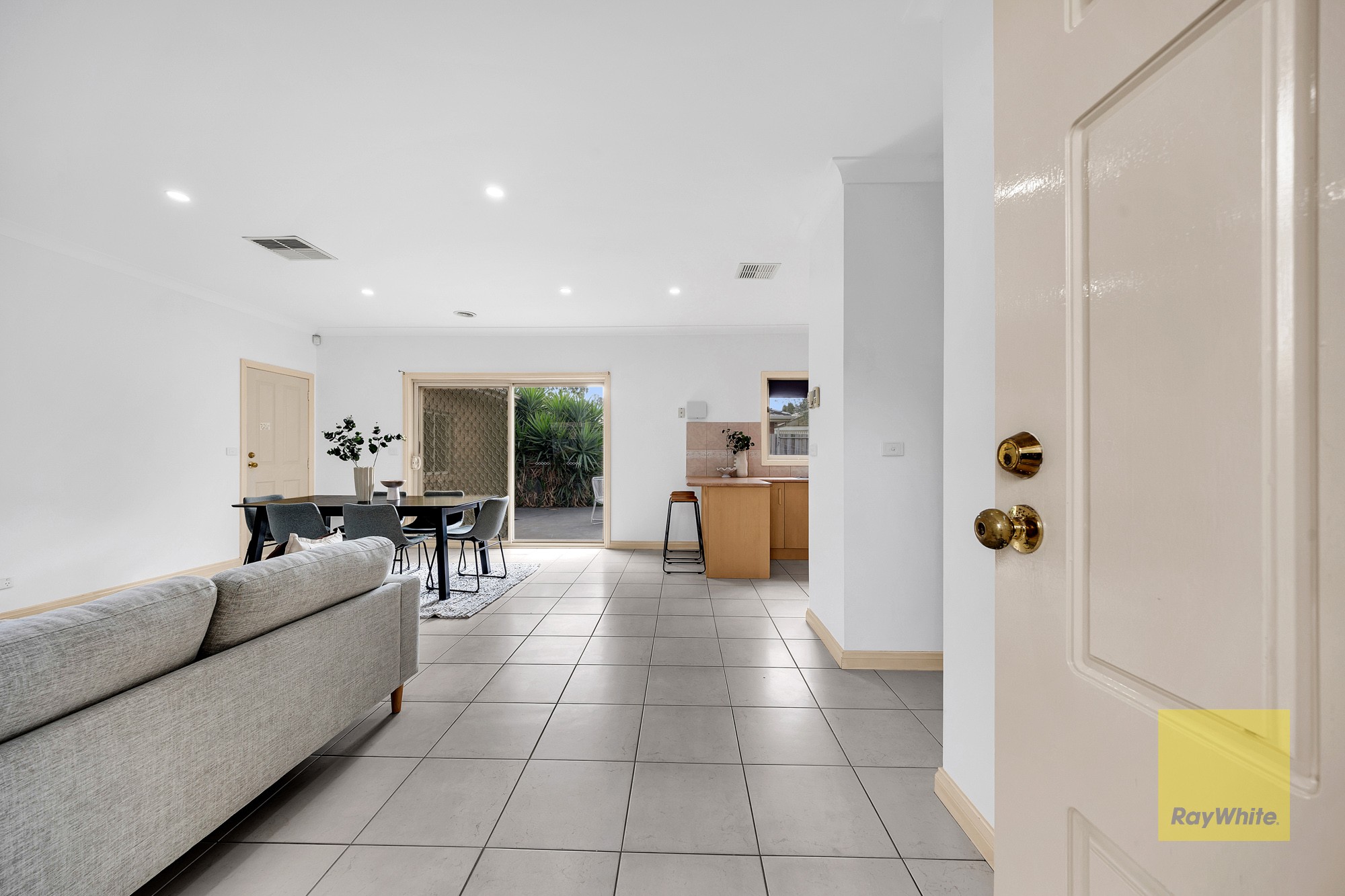 2/12 Padula Court, Hillside, VIC 3037