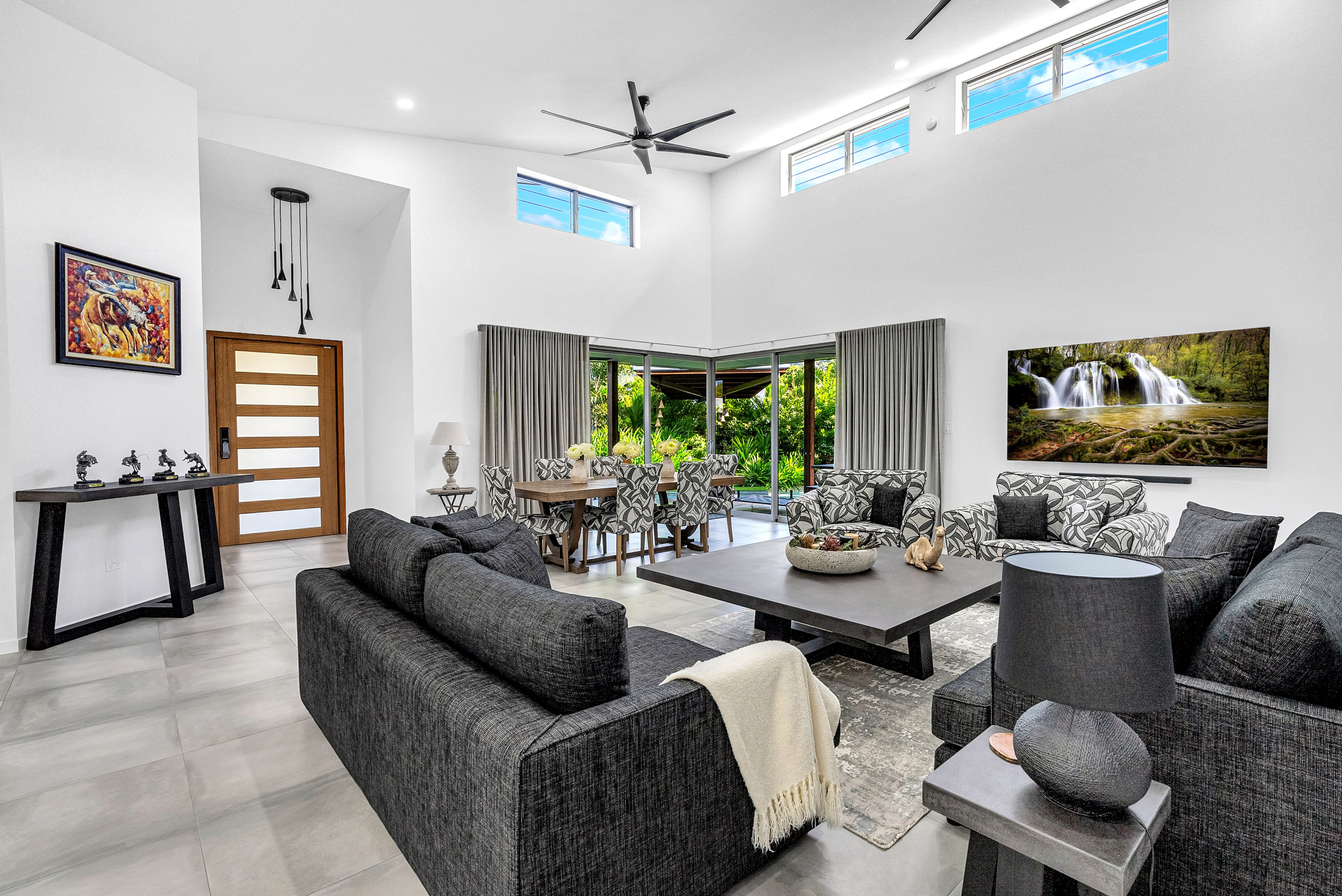 19 Seaside Parade, Palm Cove QLD 4879