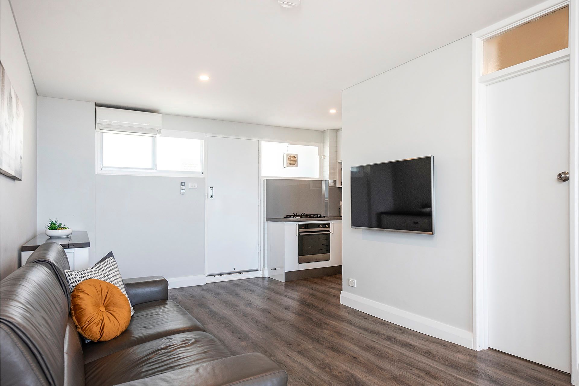 405/8 Ord Street — photo 16 of 30