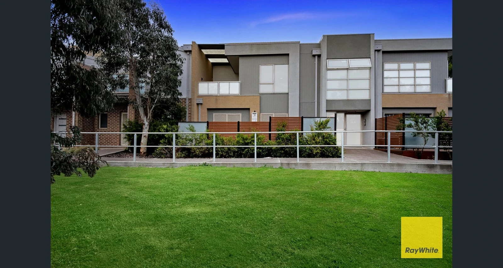 15/2 ROCKGARDEN Drive, Truganina, VIC 3029