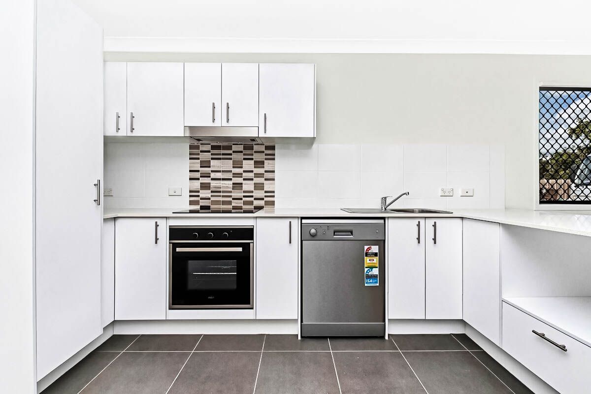 1/8 Chikameena Street, Logan Reserve, QLD 4133