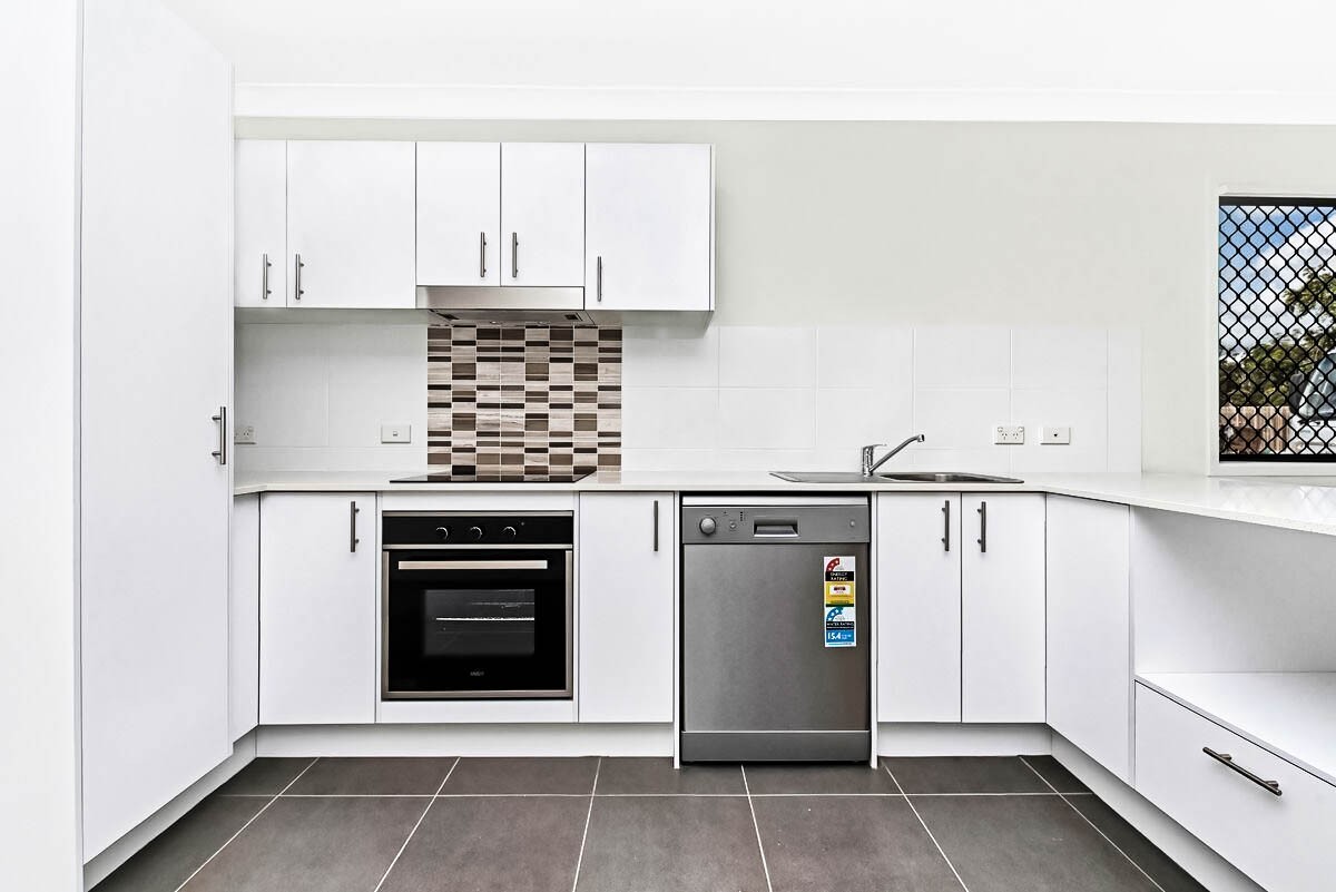 1/8 Chikameena Street, Logan Reserve, QLD 4133