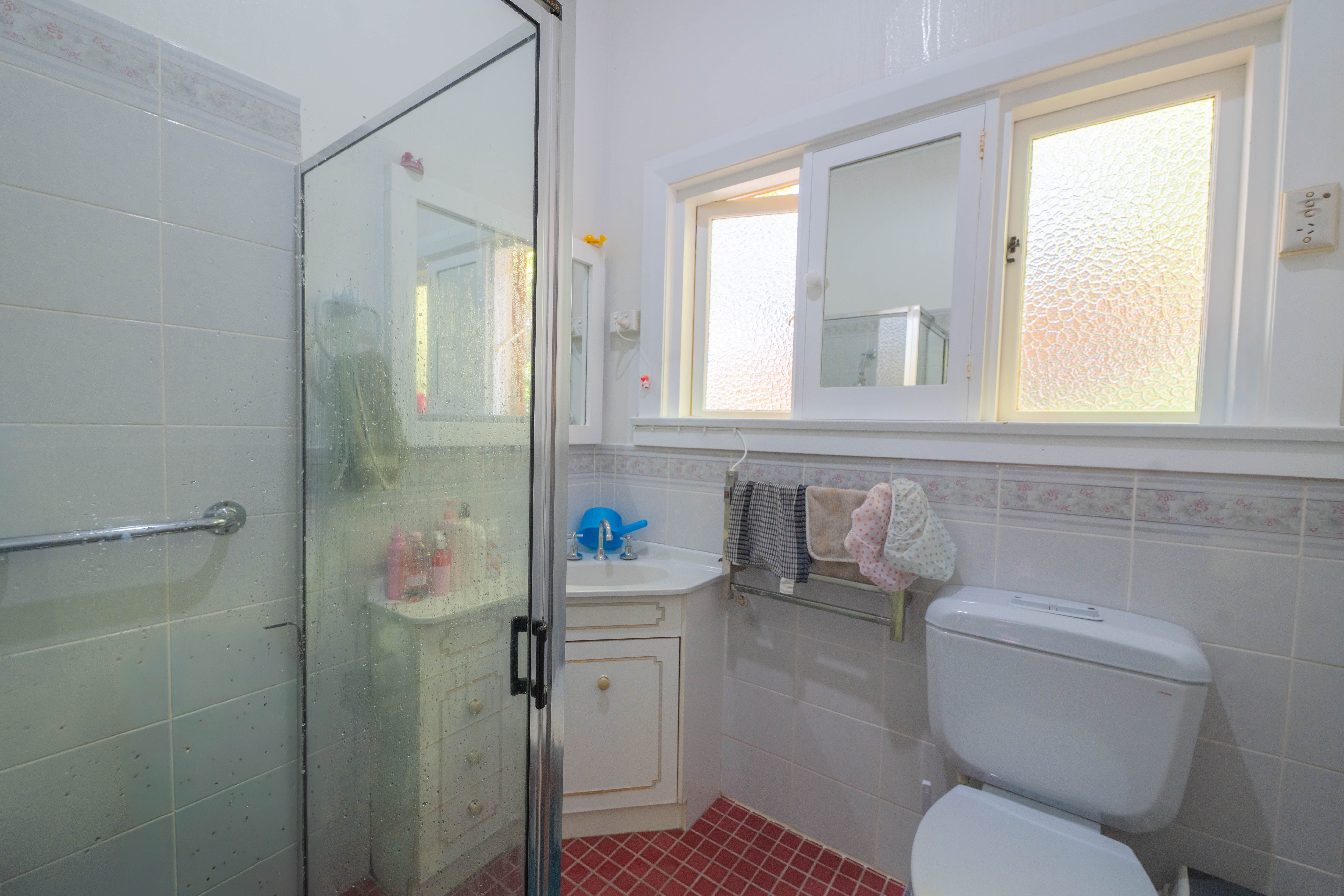 46 Cecile Street — photo 10 of 12