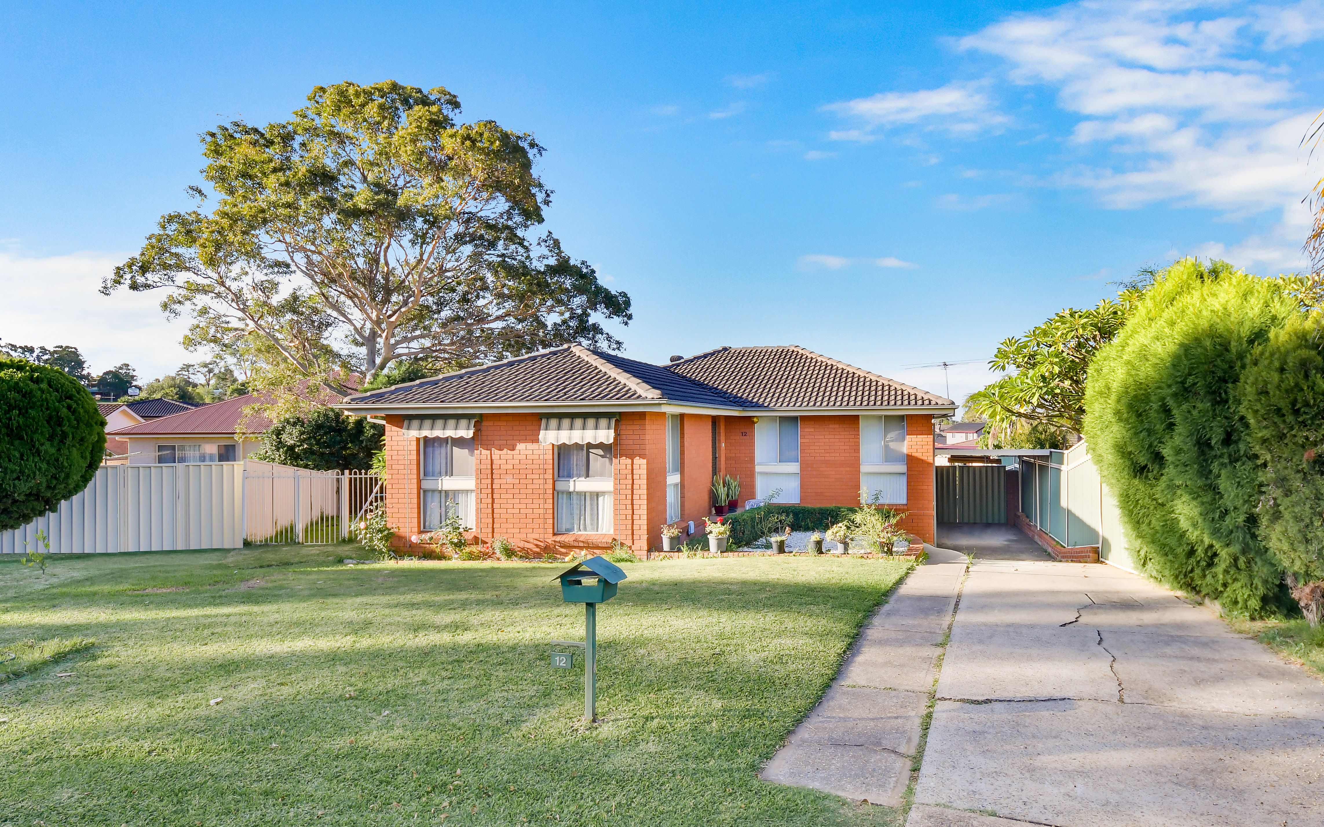 12 Salamaua Place, Glenfield NSW 2167