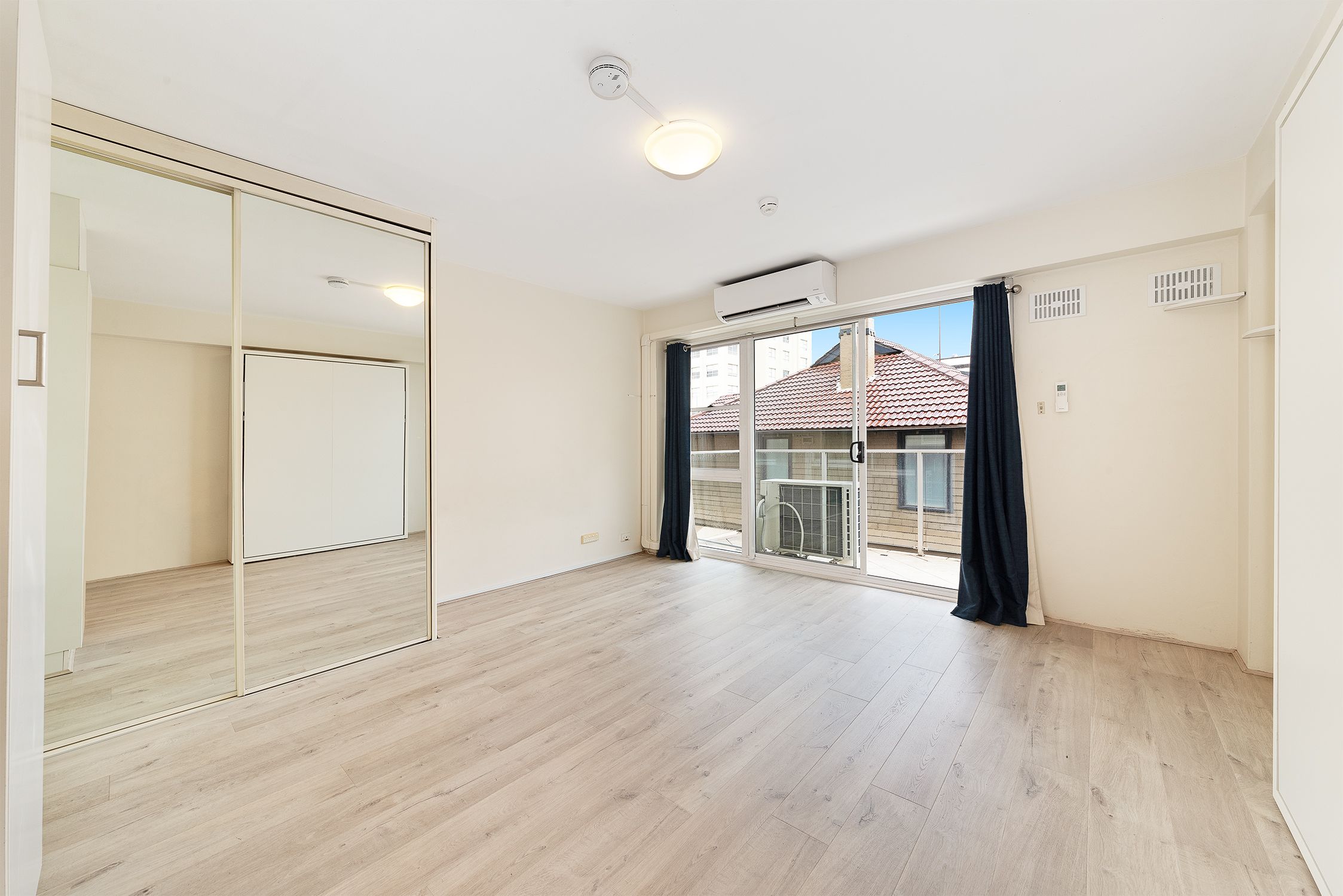 24/17 East Crescent Street, McMahons Point, NSW 2060