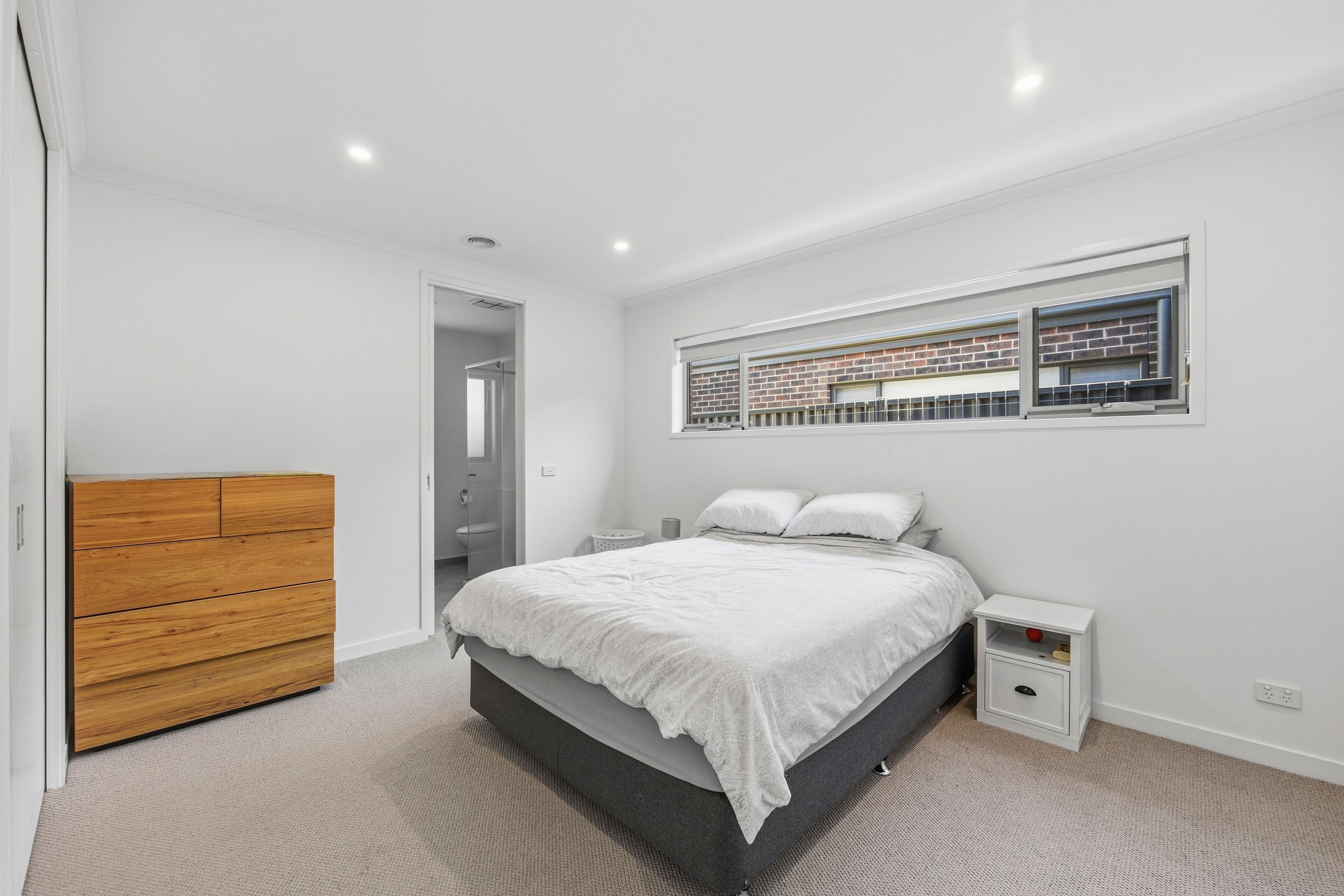1 Jarvis Way — photo 7 of 10