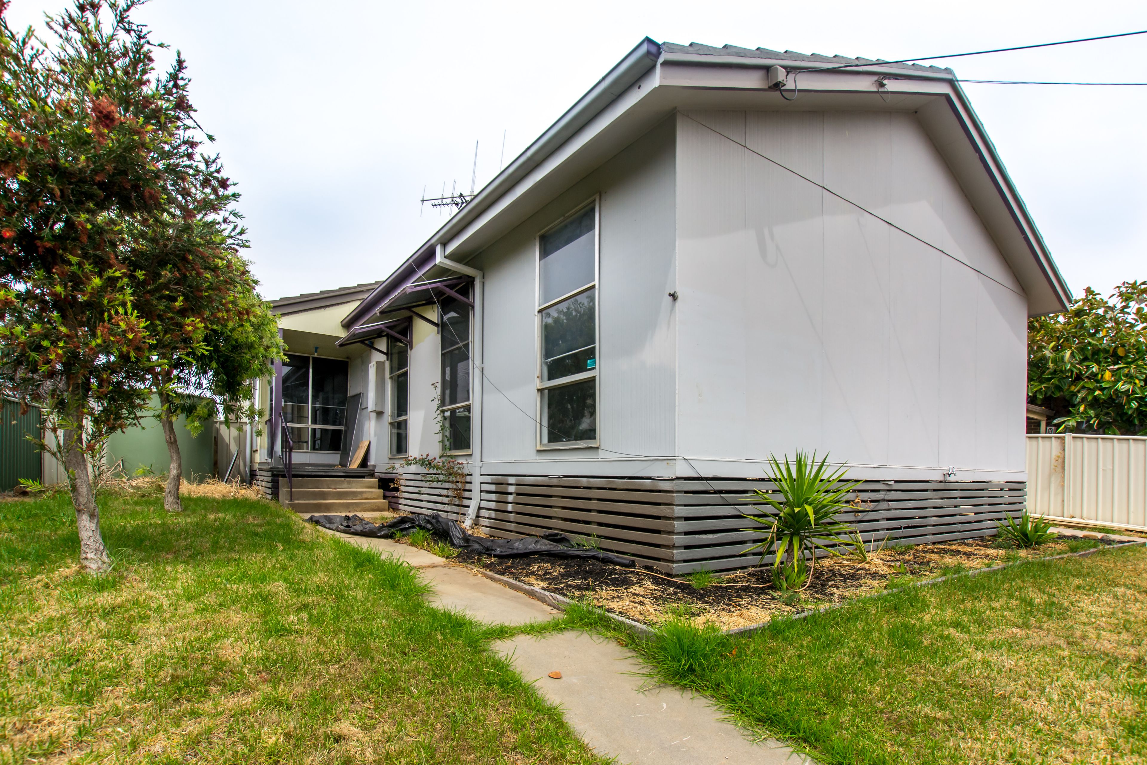 12 Truscott Avenue, California Gully, VIC 3556