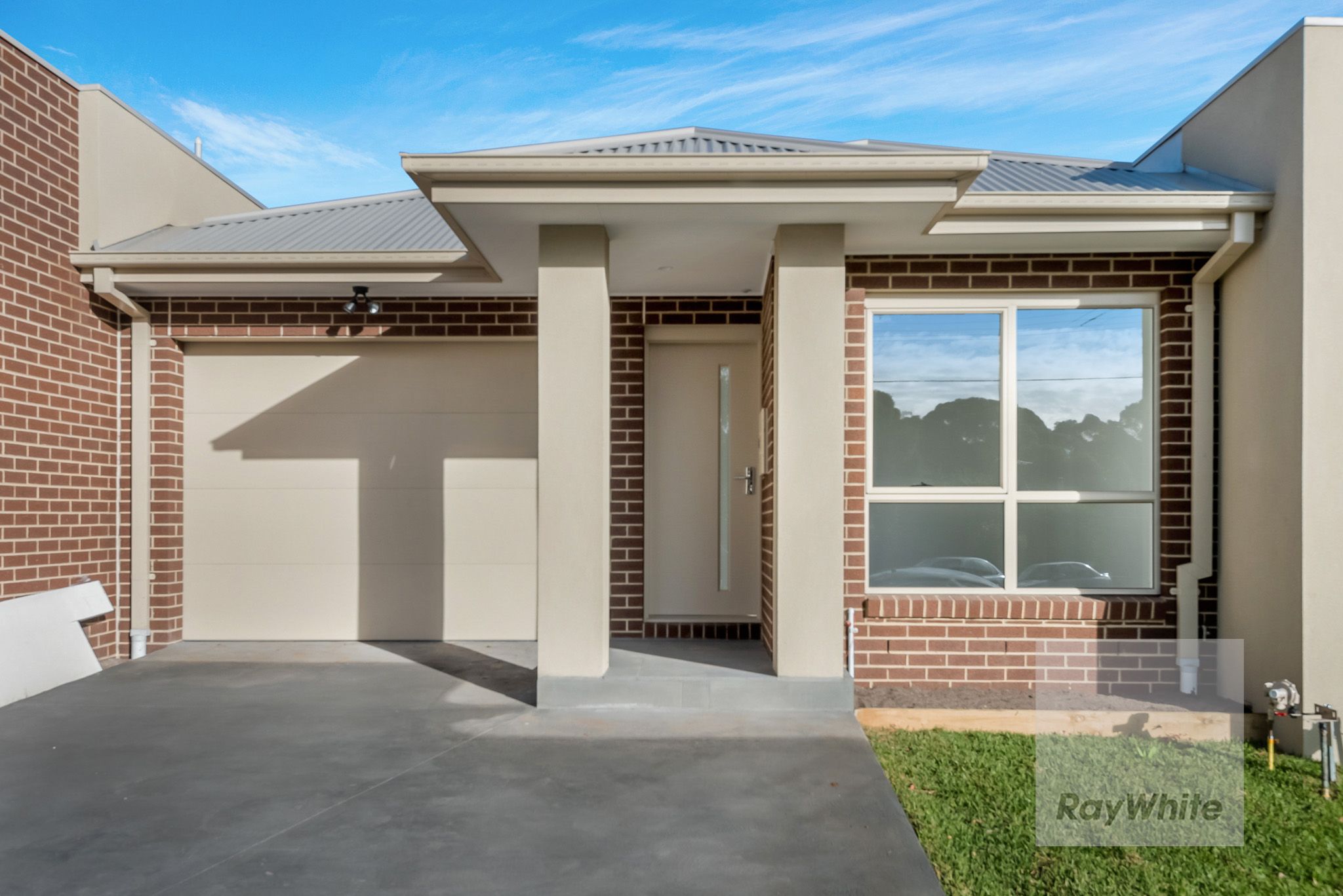 2/1 Primula Close — photo from Ray White Bundoora