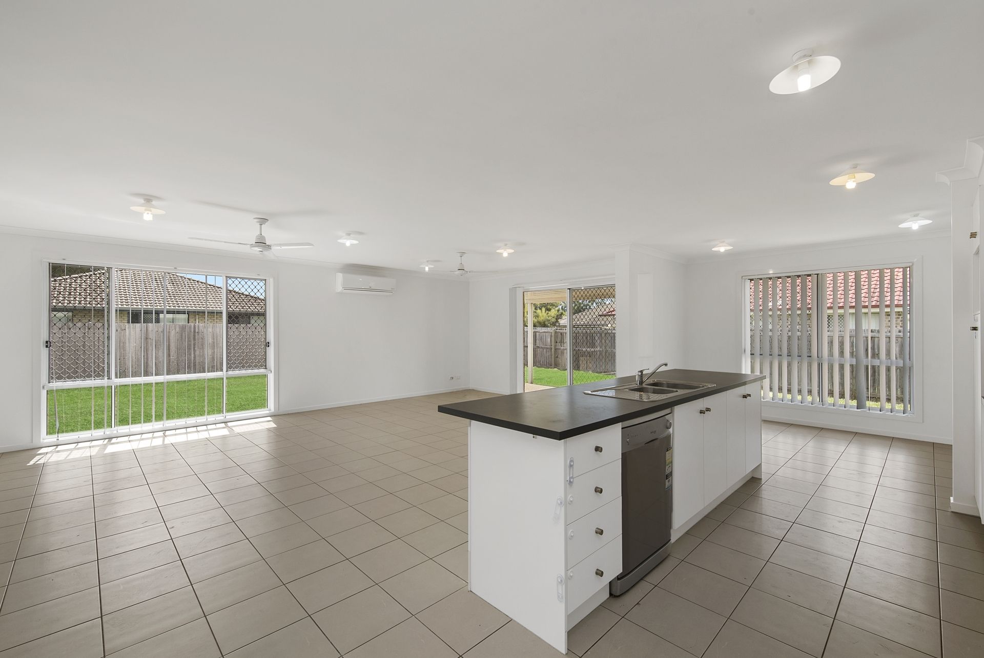 6 Tara Grove, Bellmere, QLD 4510