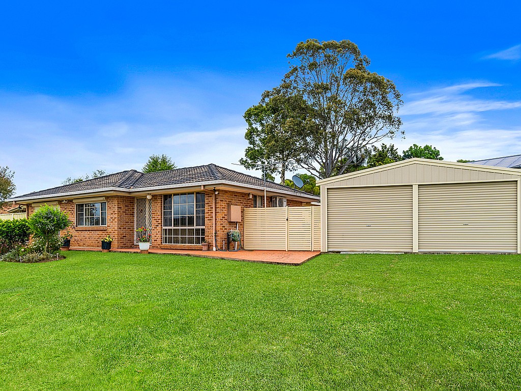 6 Bardolph Avenue, Rosemeadow, NSW 2560