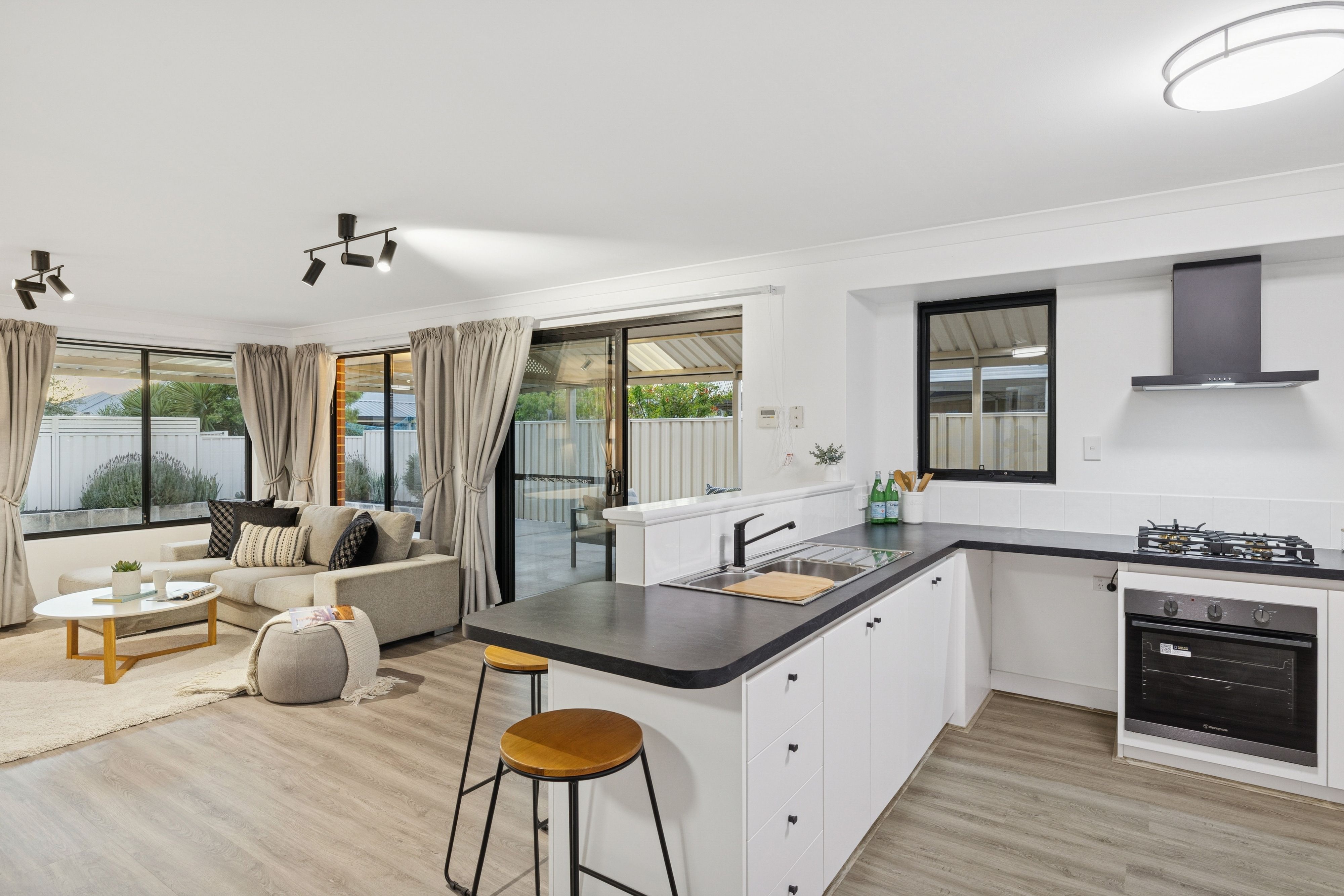 5 Copper Lane, Wattle Grove, WA 6107