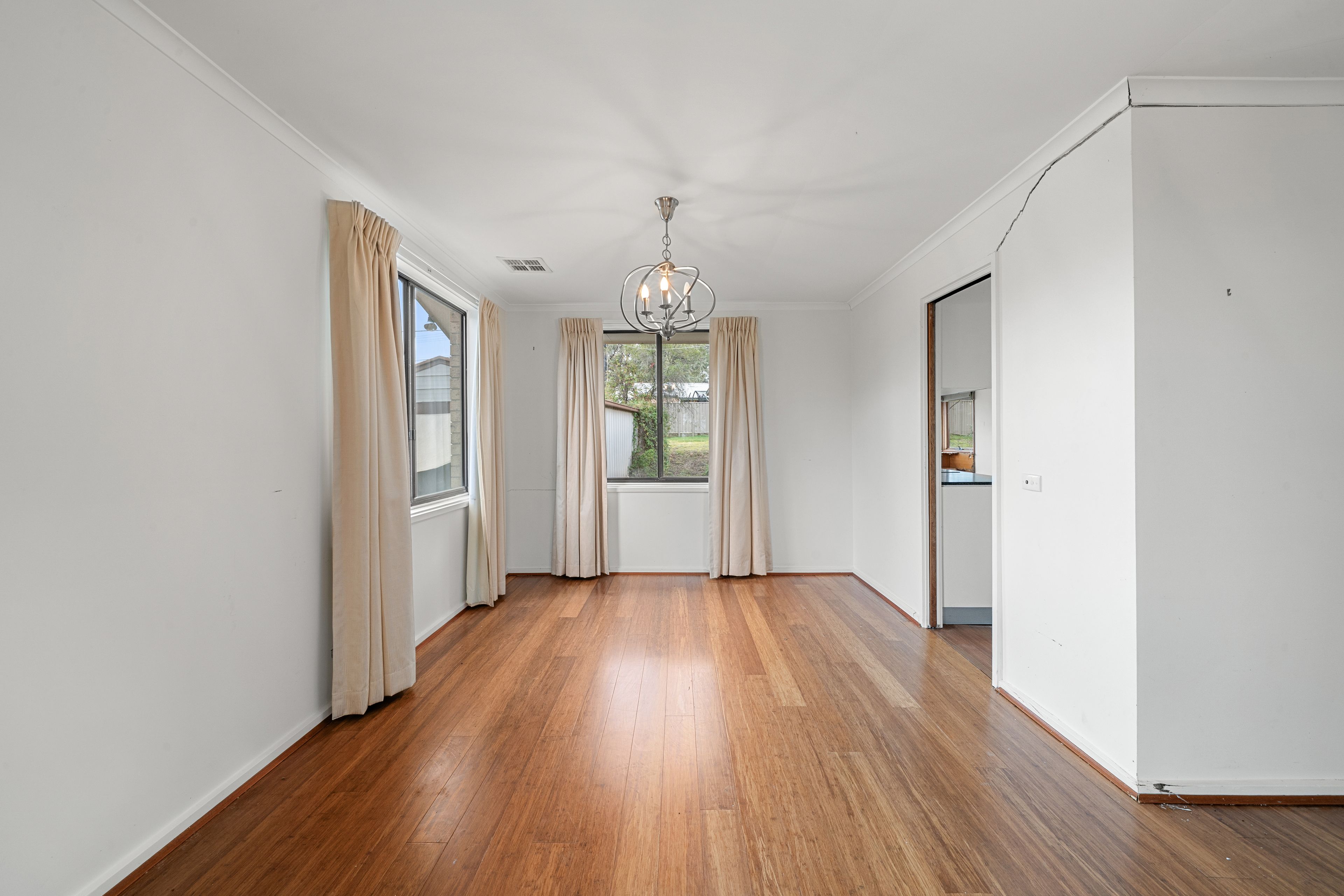 49 Guthridge Crescent — photo 3 of 17