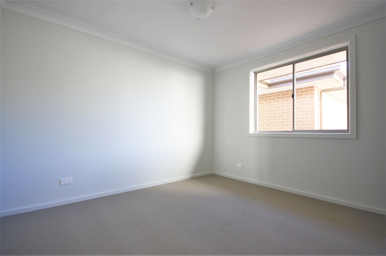 7B Salmon Street, Oran Park, NSW 2570