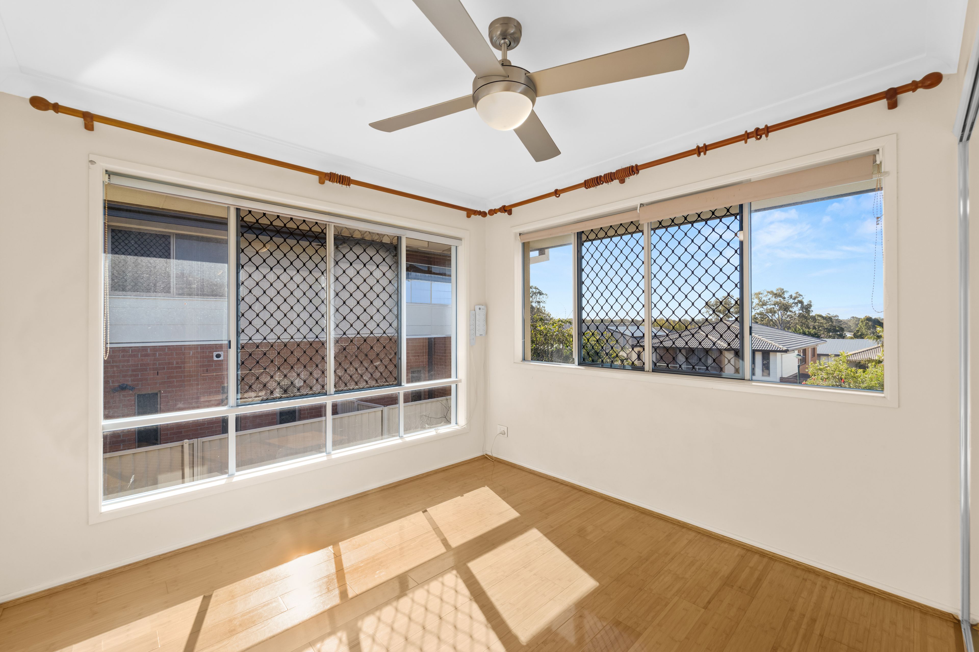 21 De Luchi Street — photo 11 of 20