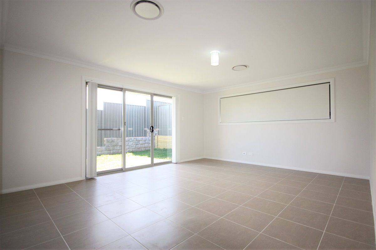 35 Farm Cove Street, Gregory Hills, NSW 2557