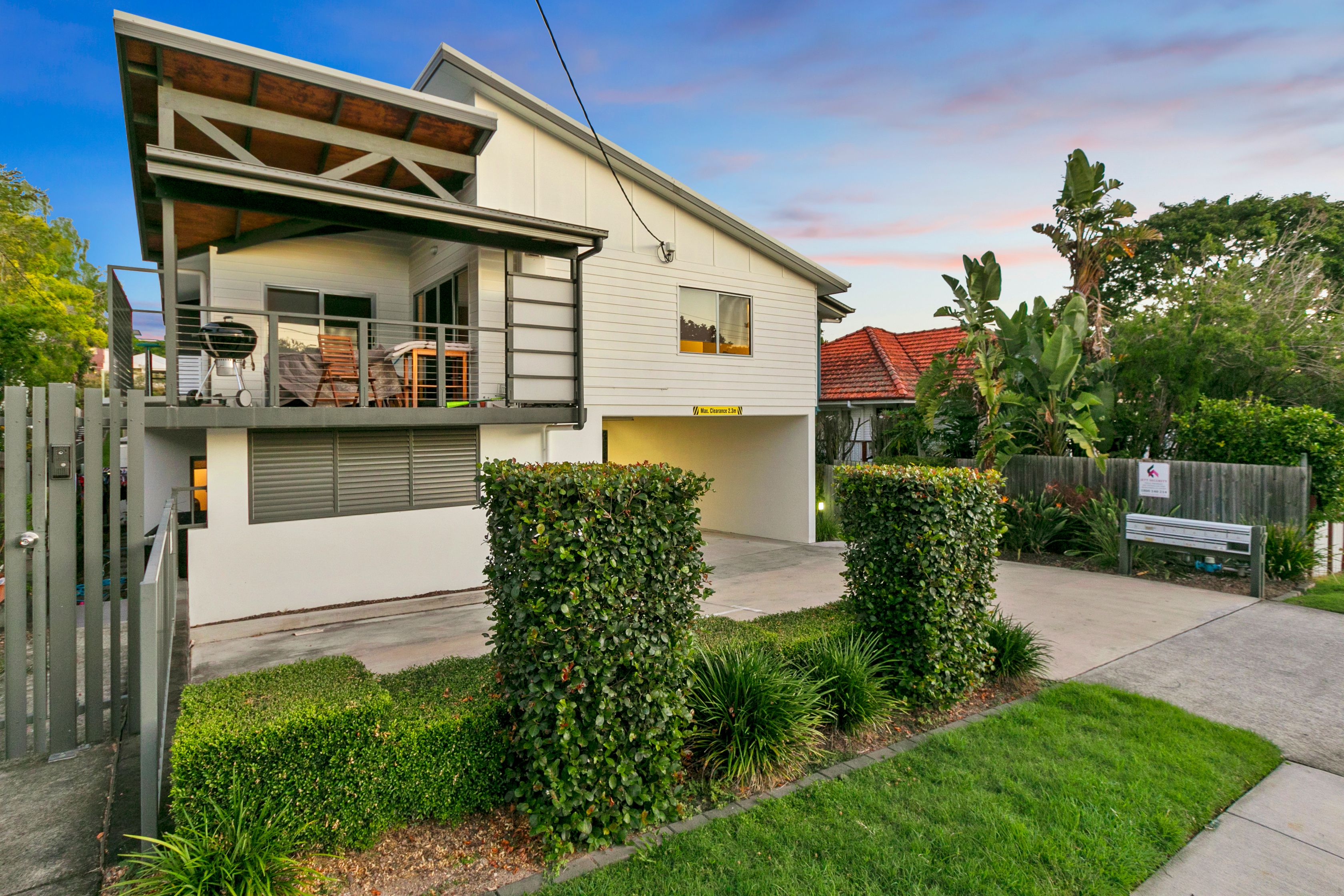 27 Steele Street, Holland Park QLD 4121