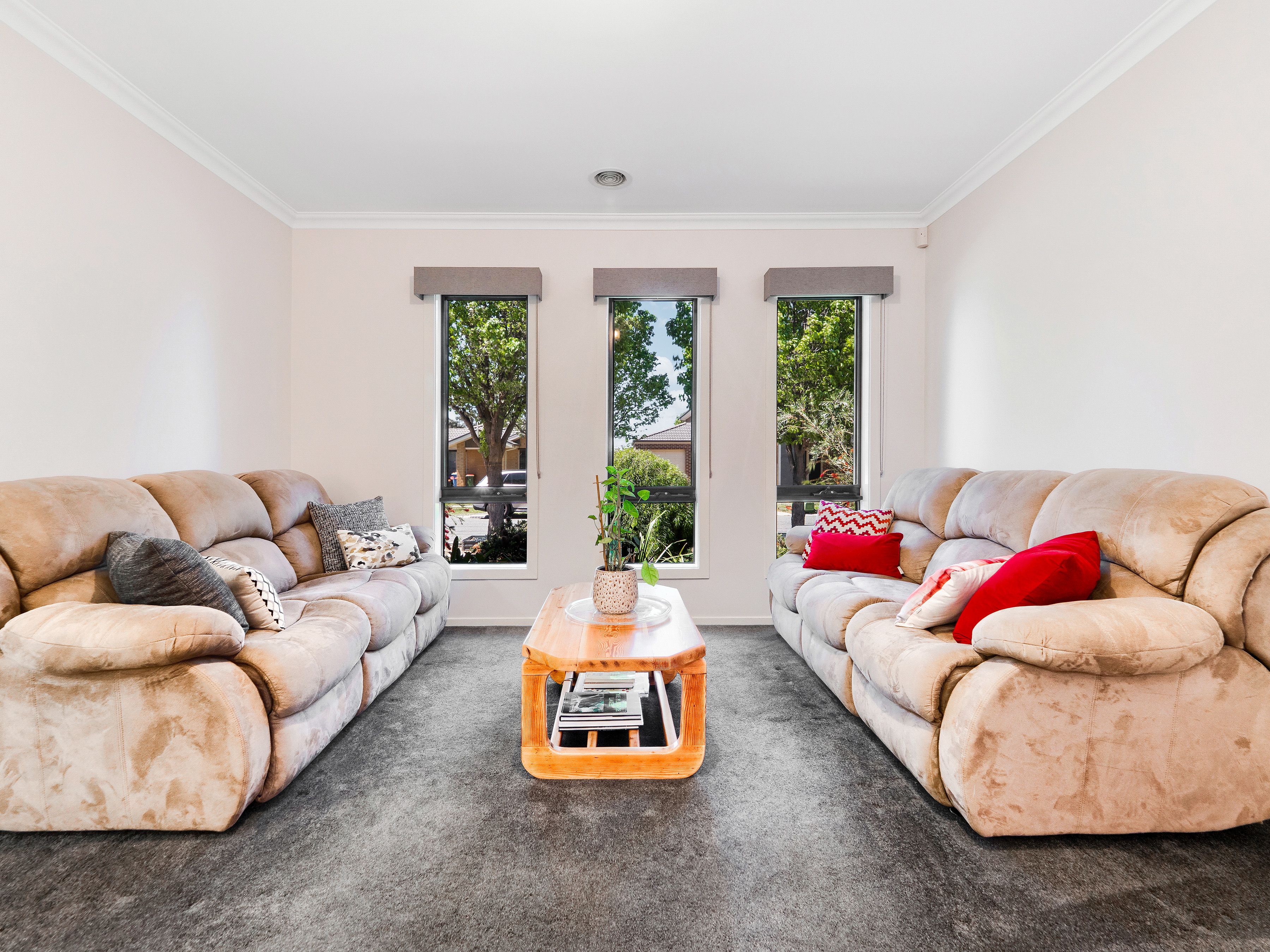11 Dan Morgan Drive, Cranbourne East, VIC 3977