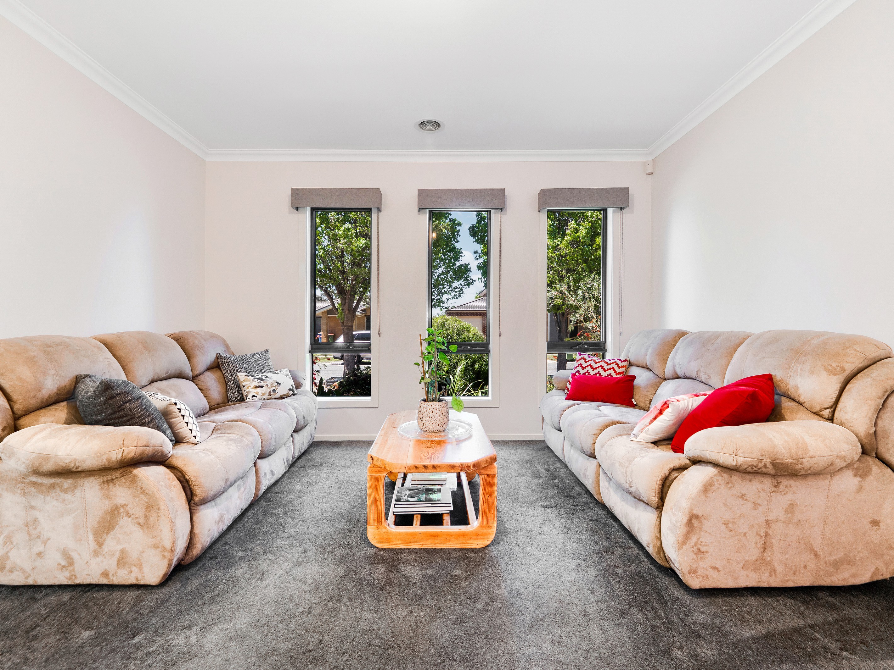 11 Dan Morgan Drive, Cranbourne East, VIC 3977