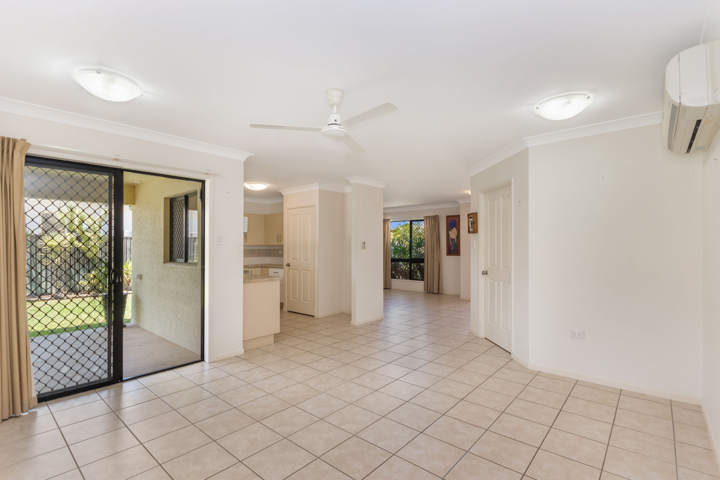 6 Anchorage Circuit, Bushland Beach, QLD 4818