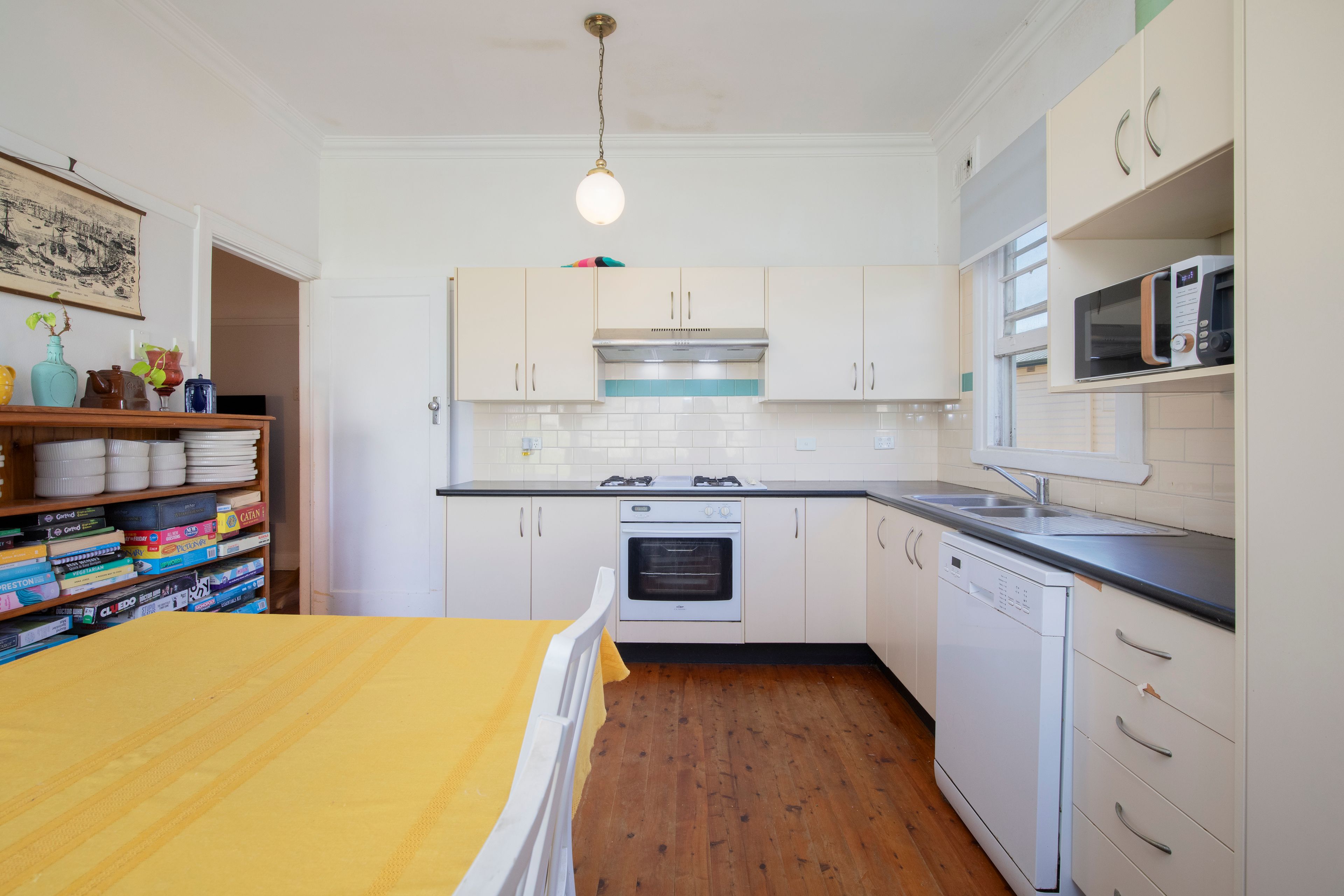 36 Groongal Street — photo 10 of 15