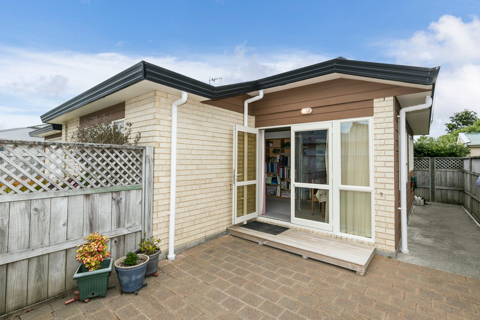 9a Pinkerton Grove, Newlands, Wellington City