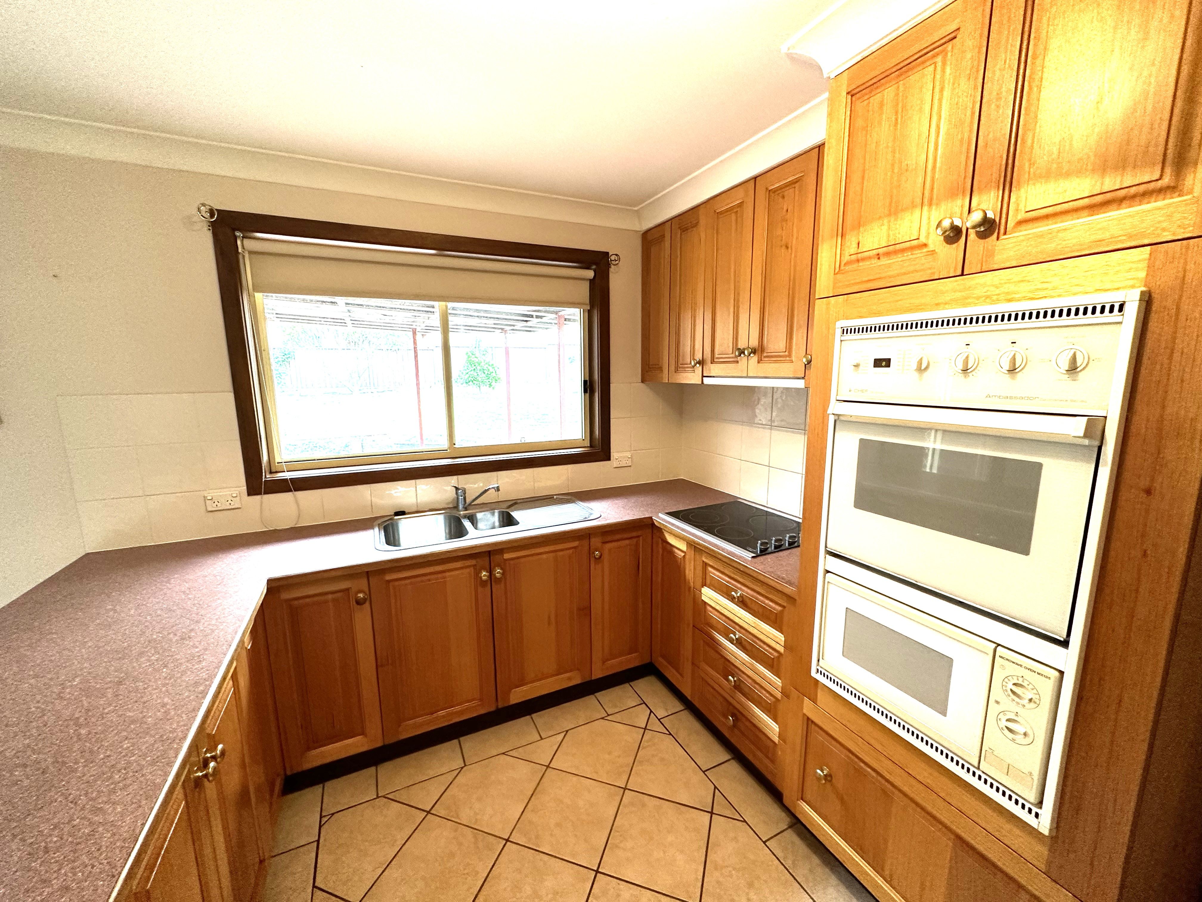 24 Jim Anderson Avenue, Young, NSW 2594