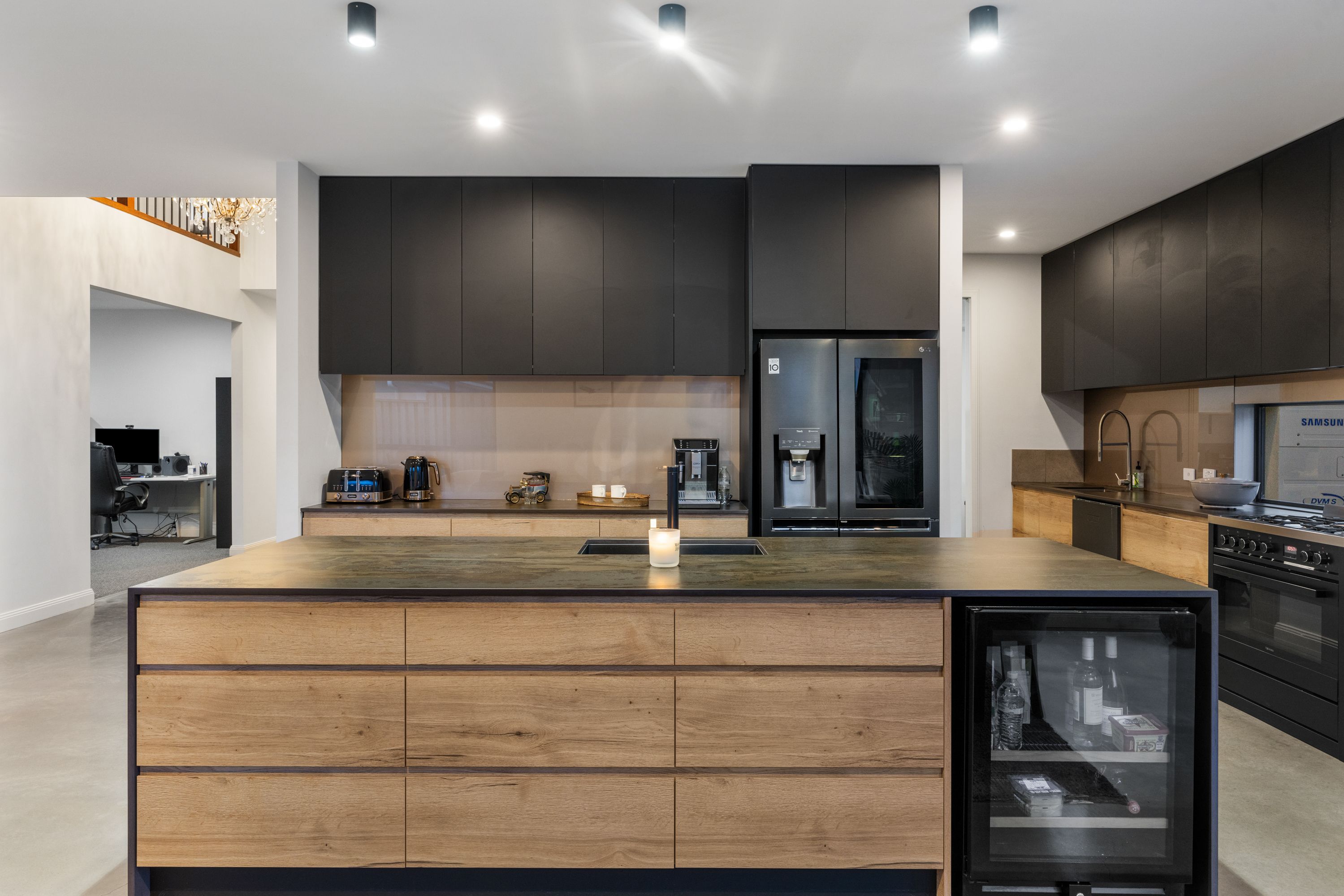 23 Mebbin Street — photo 4 of 30
