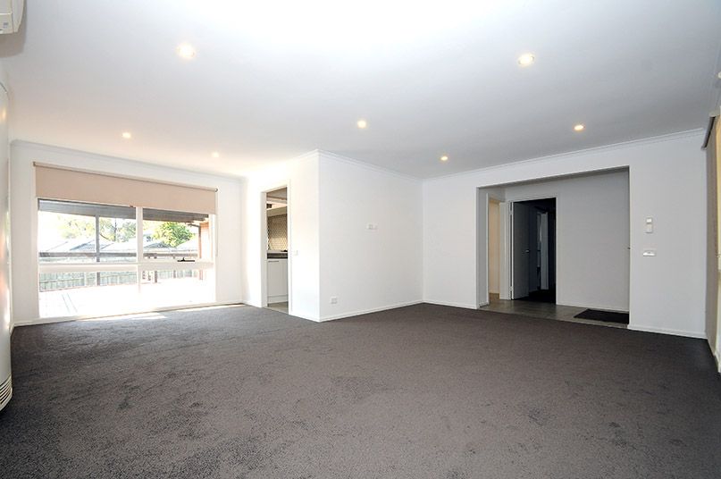 2 Linlithgow Court, Frankston, VIC 3199