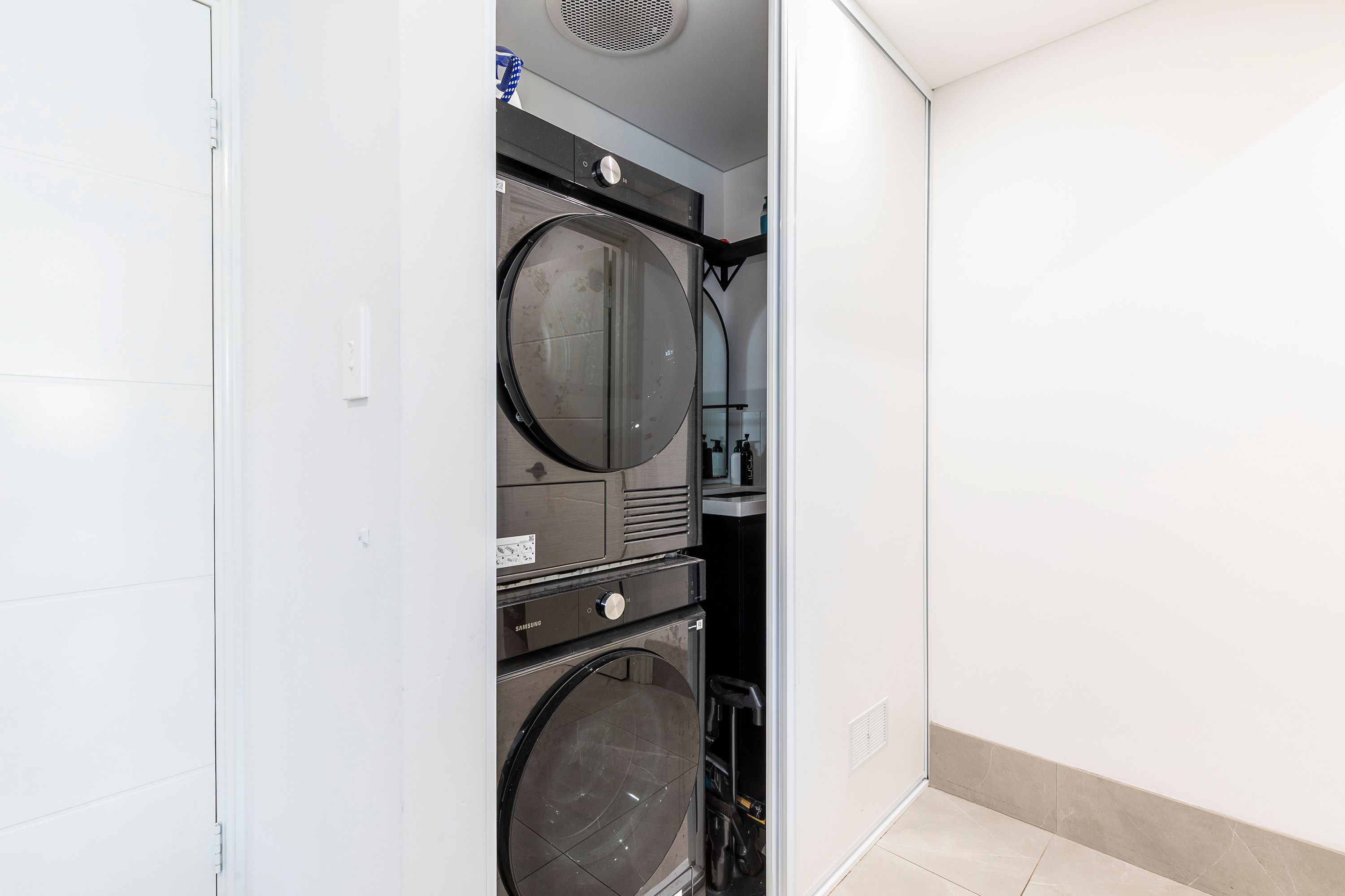 28 Leeder Street — photo 10 of 25